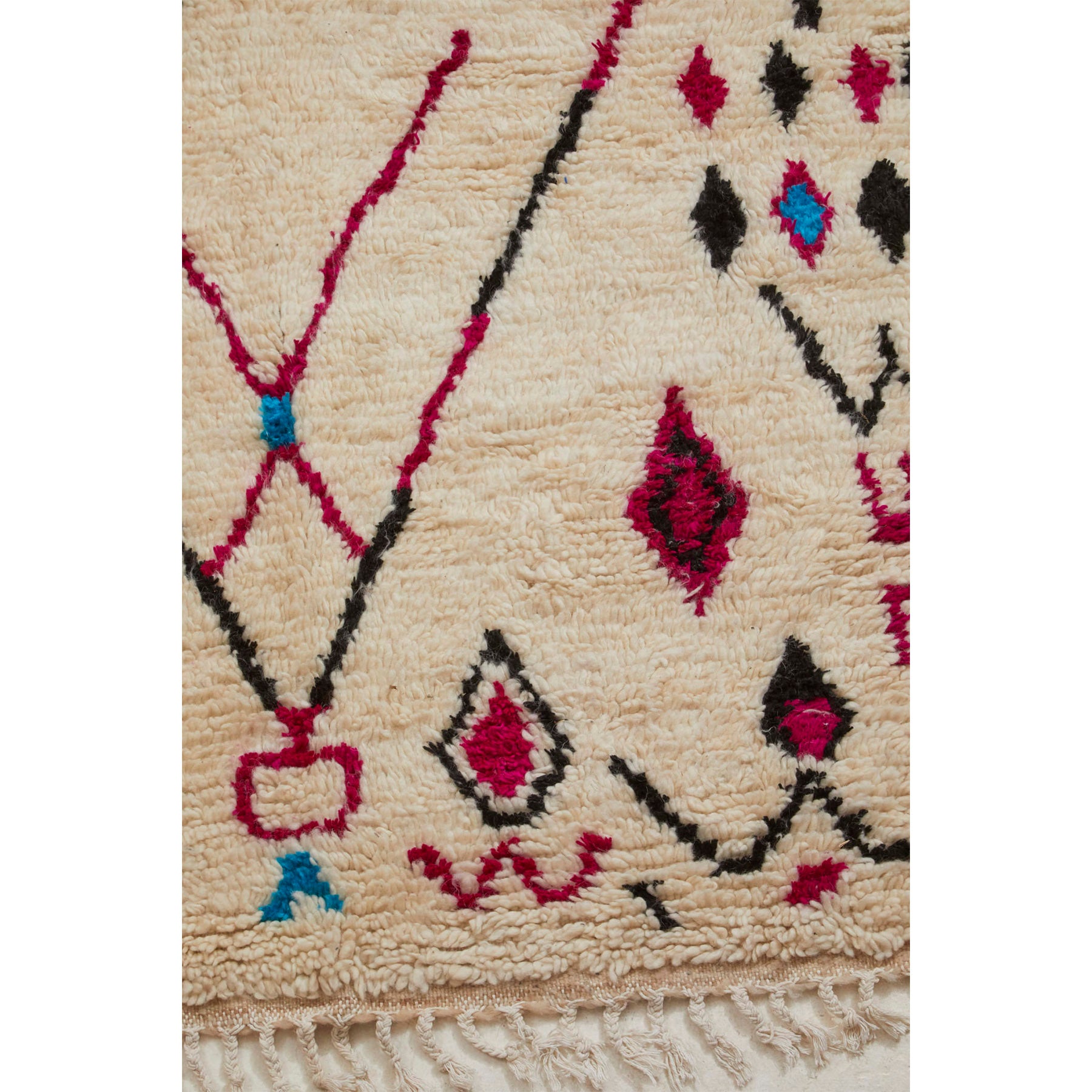 JOUDA - Contemporary white Moroccan rug with bright blue and fuchsia details