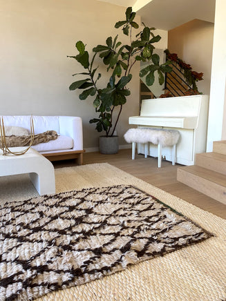 Mid century modern home featuring a minimalist Moroccan rug