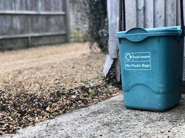 sustainable-home-compost-bin
