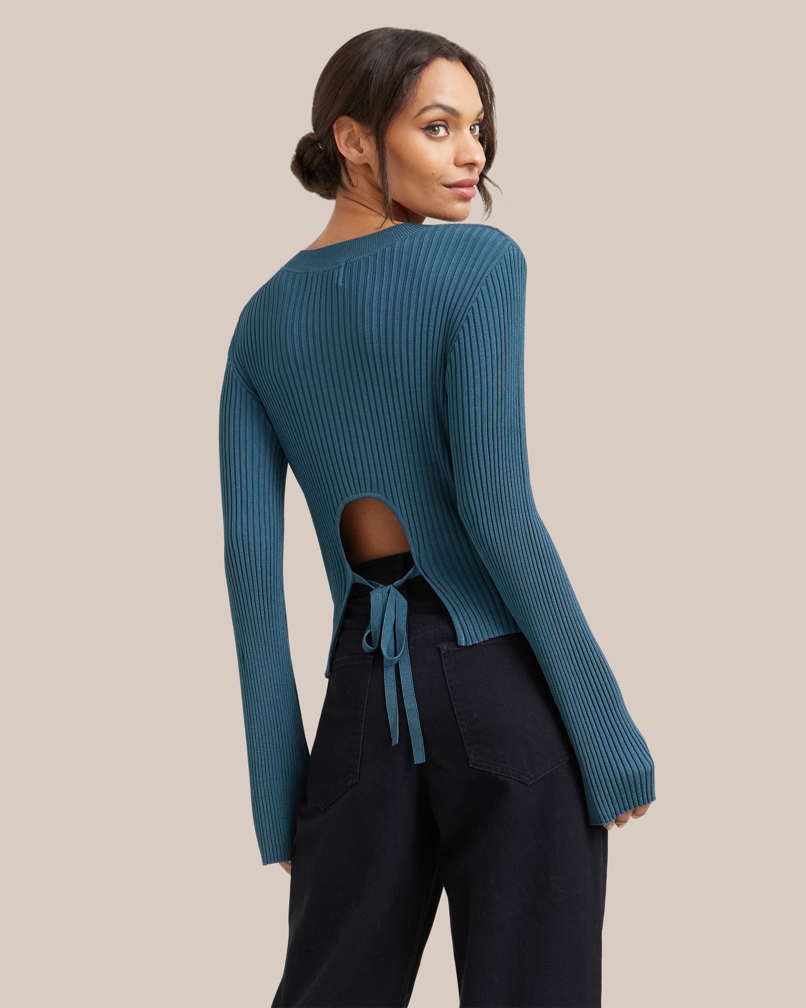 Sophia l Chandi Open-Back Tie Sweater in Size Small