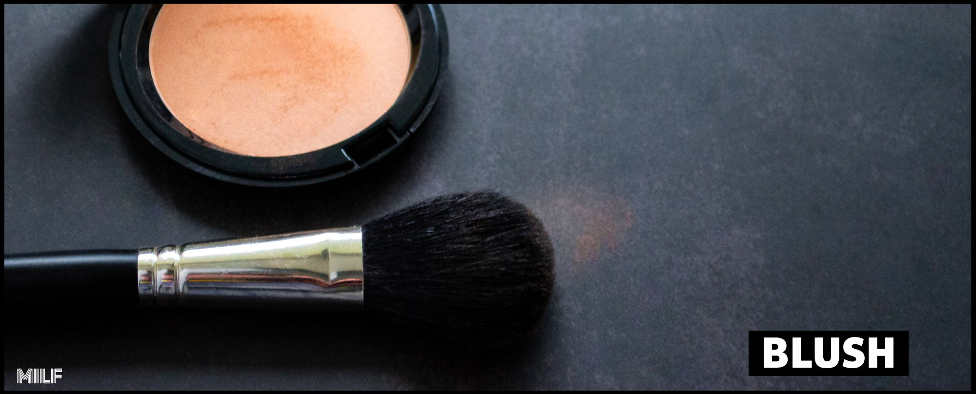 Conseil 4 pour un maquillage parfait pour vos vidéoconférences - Du blush pour le teint de la peau