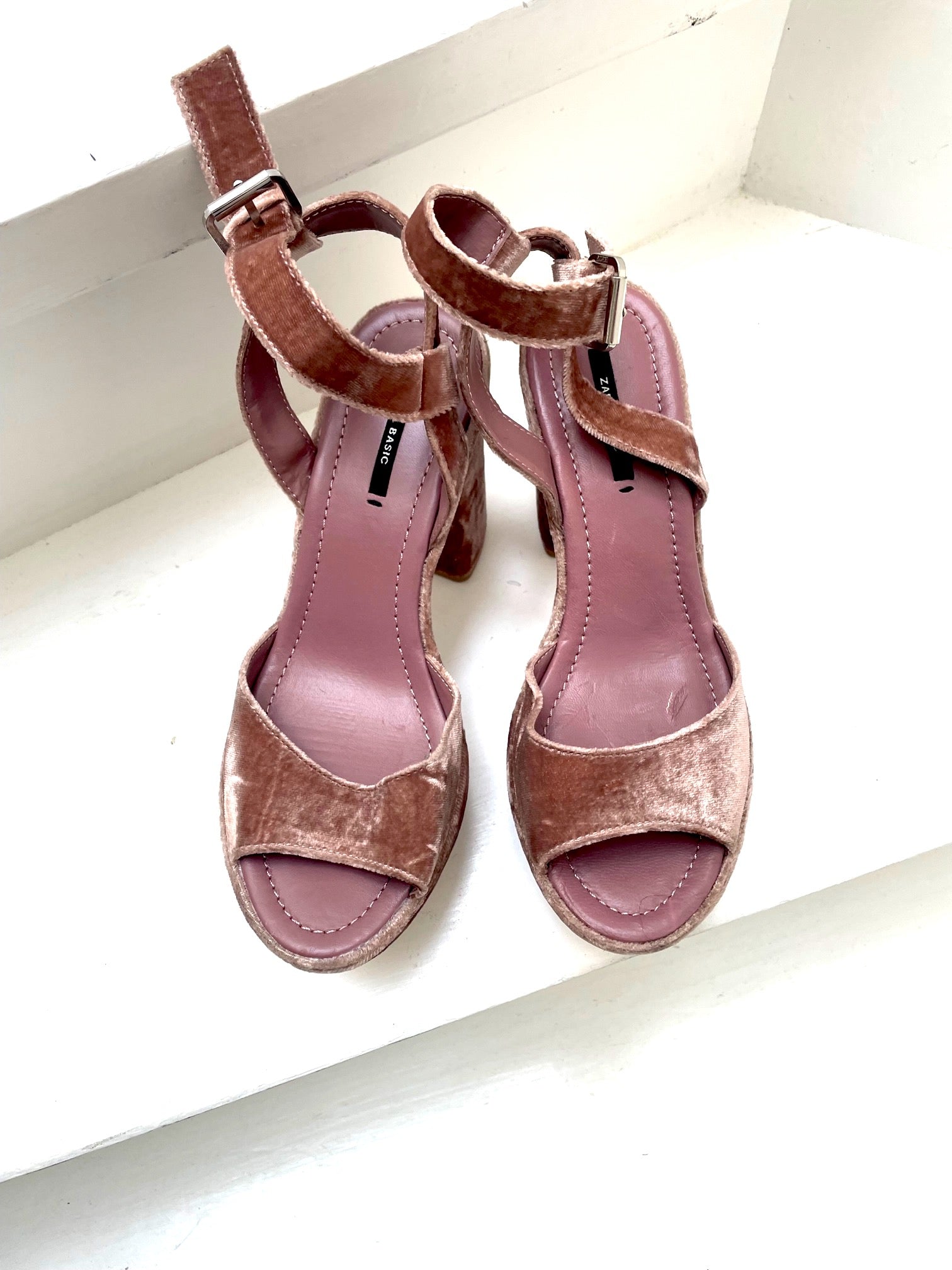 hånd Rektangel faktureres Zara plateau velour sandaler – Fashionistas