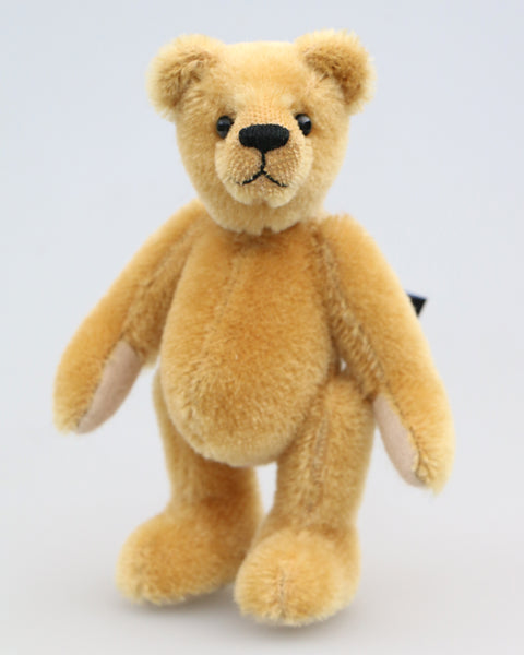 Bearing All: Eye, eye!  Teddy bear design, Mohair teddy bear, Teddy bear  sewing pattern