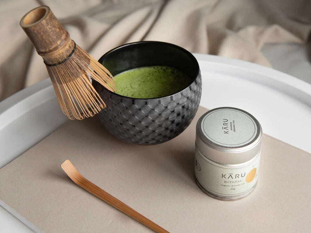 Matcha in schöner Schale