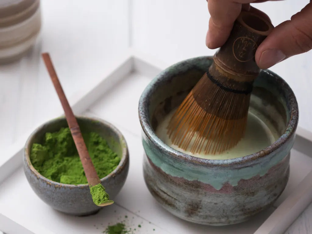 Matcha quality: bamboo spoon, chasen and bowl