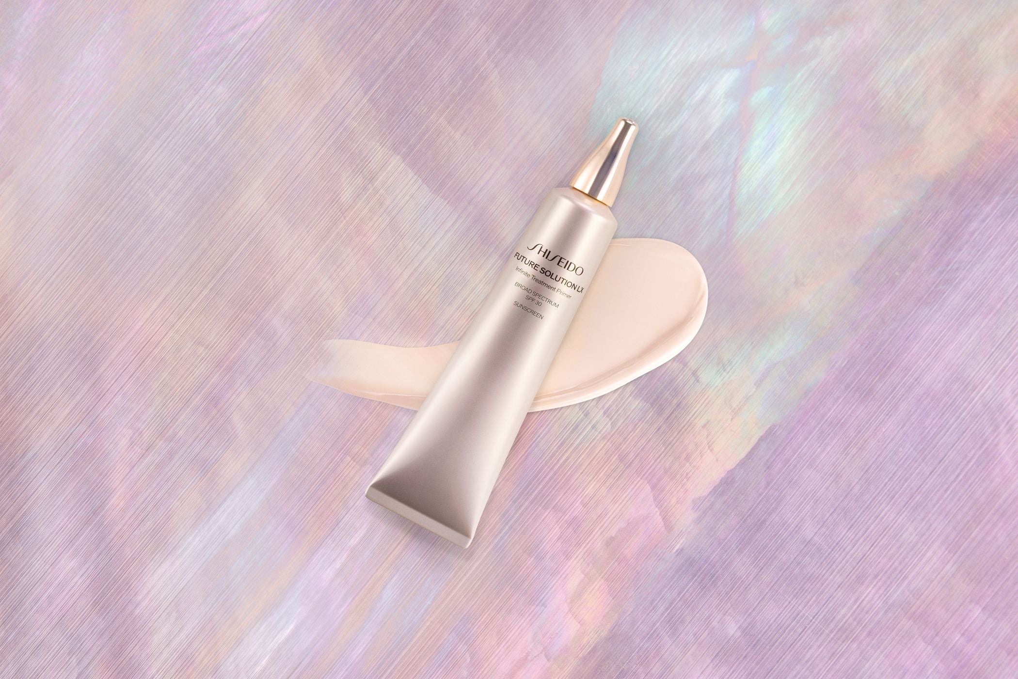 Bringing the light dynamics of a pearl to the surface of your skin