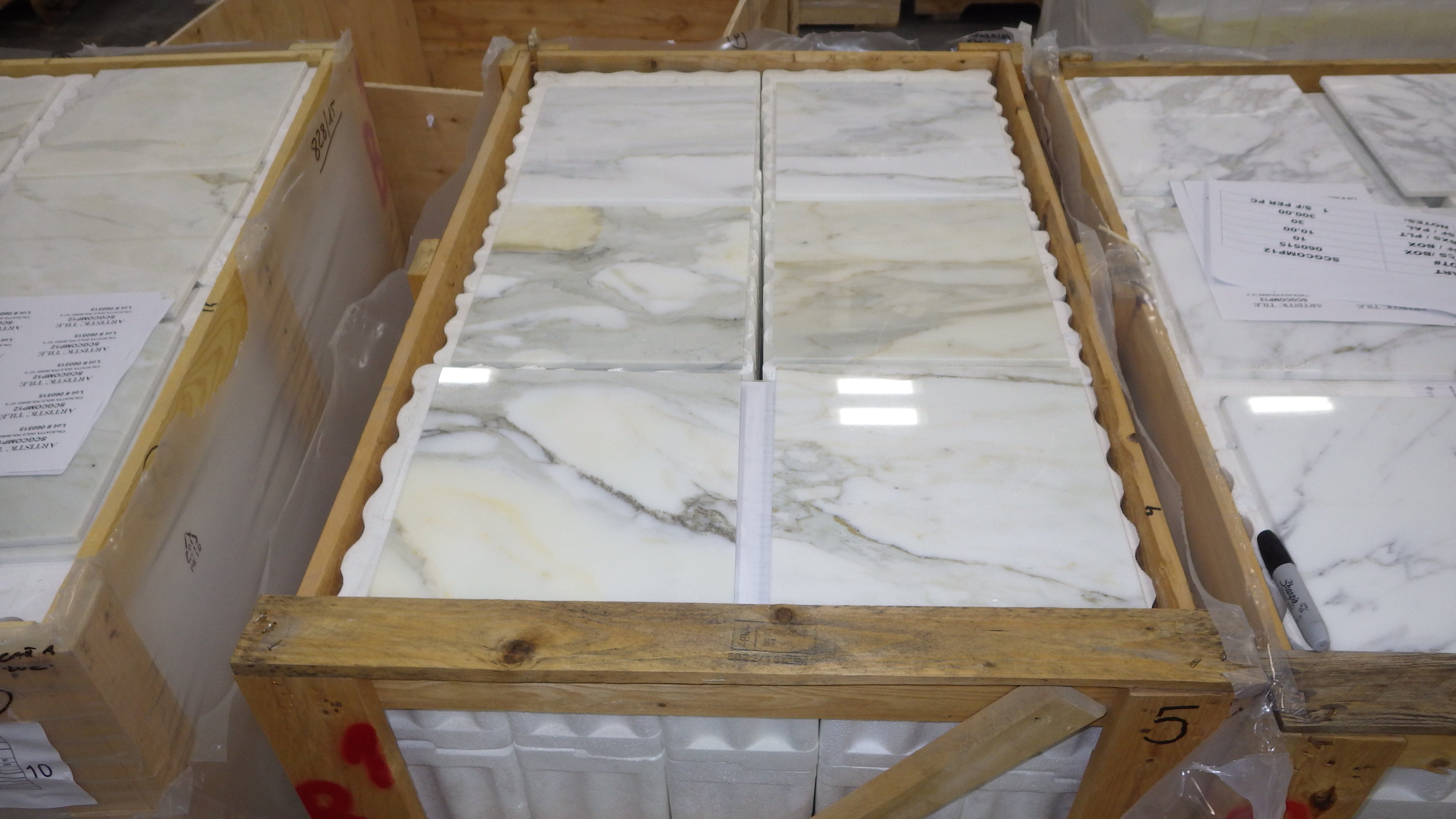  Calacatta%20Gold%20Commercial%20Grade%20Marble%20Tile%20%20Polished%2012%22%20x%2012%22%20x%203/8%22%20Stone%20Aris%20Edge 