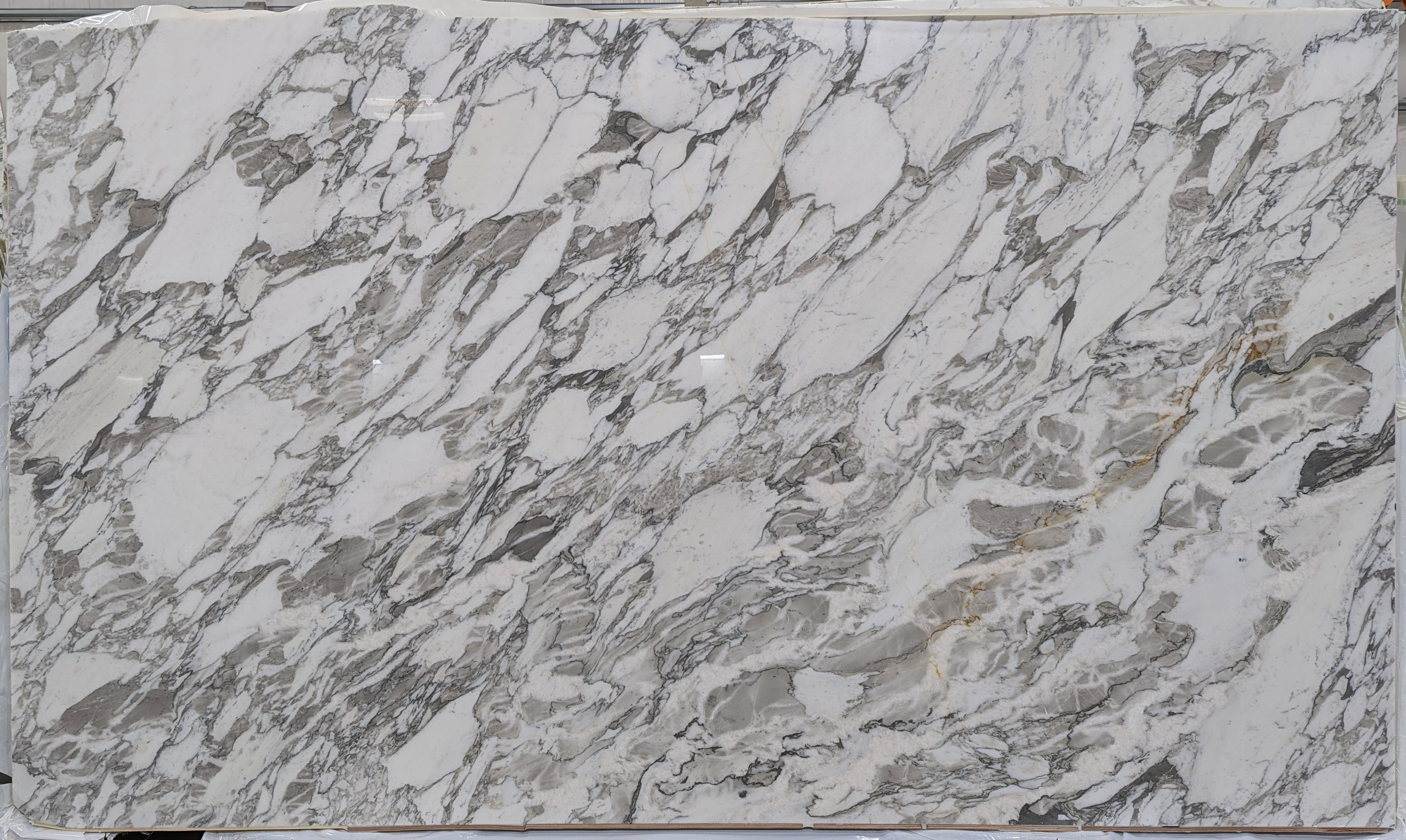  Arabescato%20Vagli%20Marble%20Slab%203/4%22%20%20Polished%20Stone - 3569#40 -  67X115 