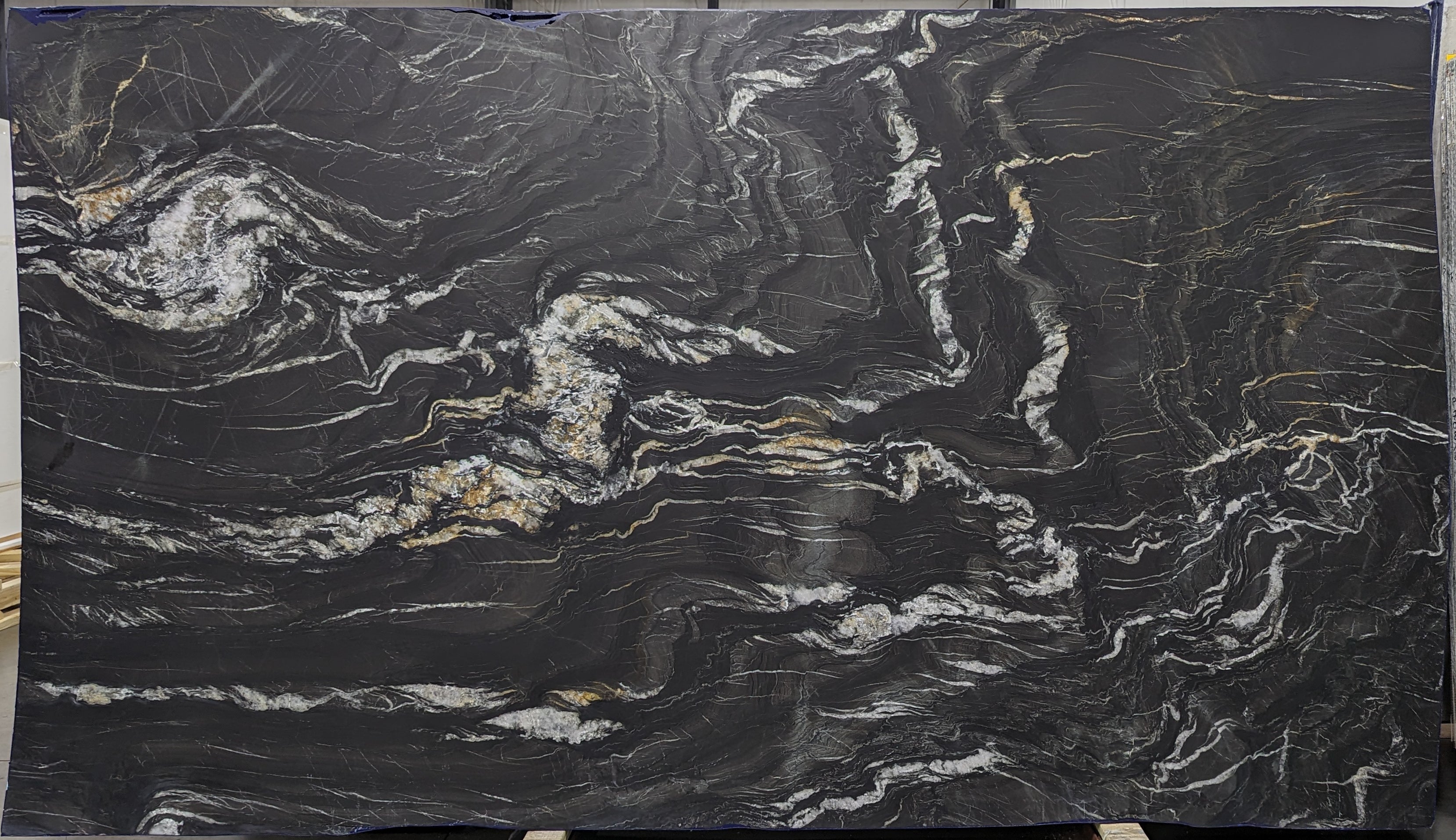  Belvedere Quartzite Slab 1-1/4 - BG15557#35 -  73x130 