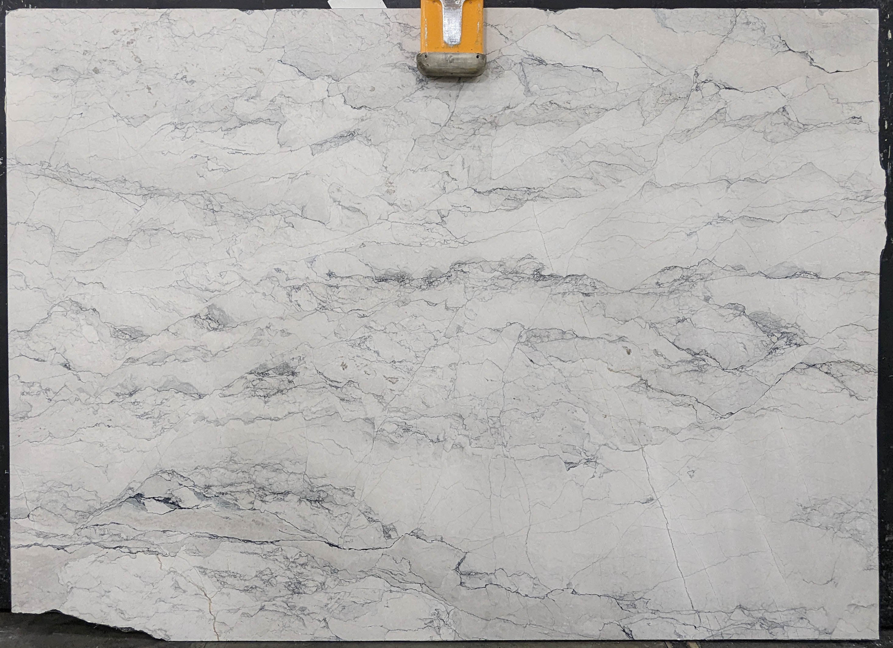  Bianco%20Nuvoloso%20Marble%20Slab%203/4%22%20%20Honed%20Stone - P327#67 -  72x107 