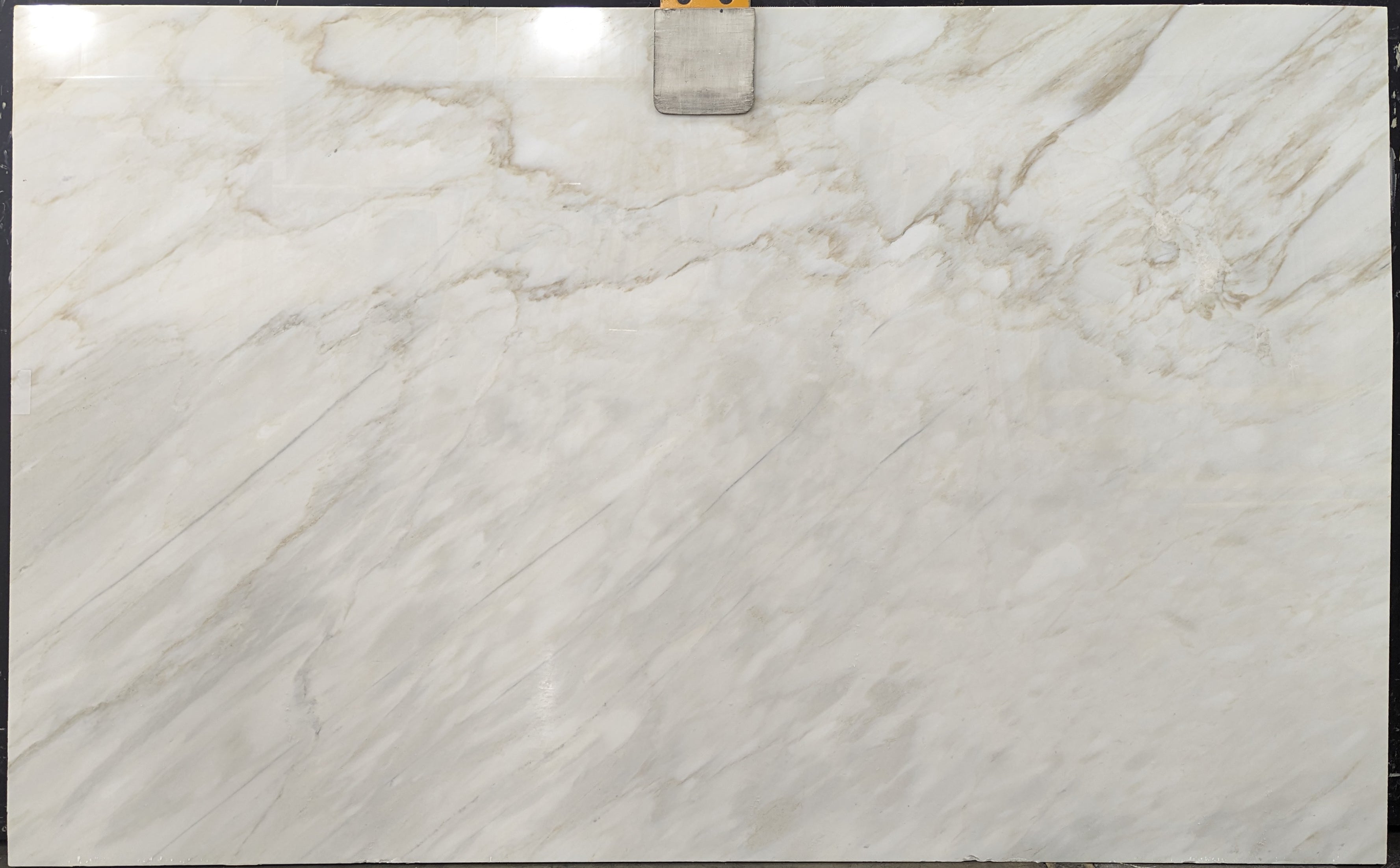  Calacatta%20Cremo%20Marble%20Slab%203/4%22%20%20Polished%20Stone - 11726#24 -  69X113 