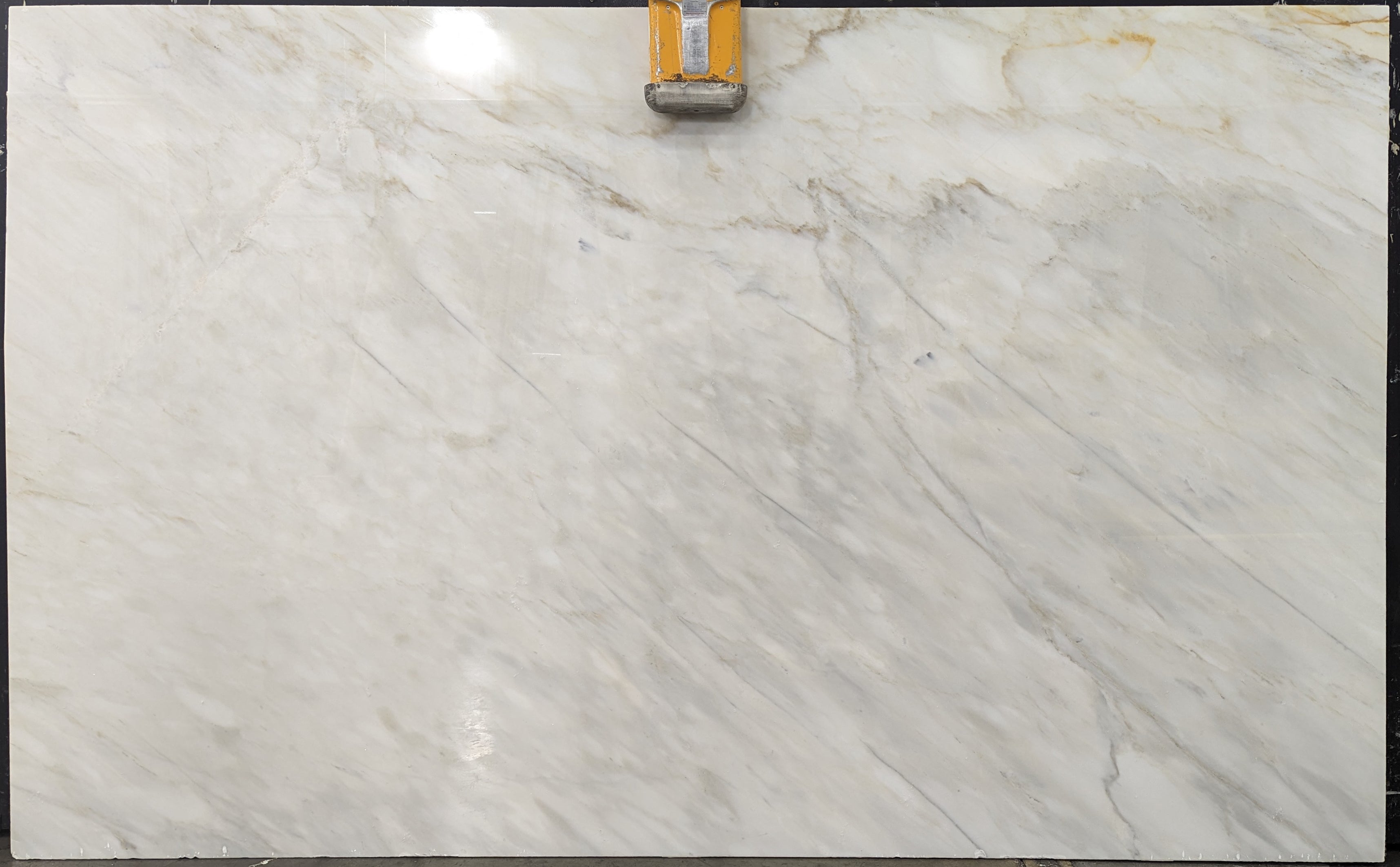  Calacatta%20Cremo%20Marble%20Slab%203/4%22%20%20Polished%20Stone - 11726#25 -  69X113 