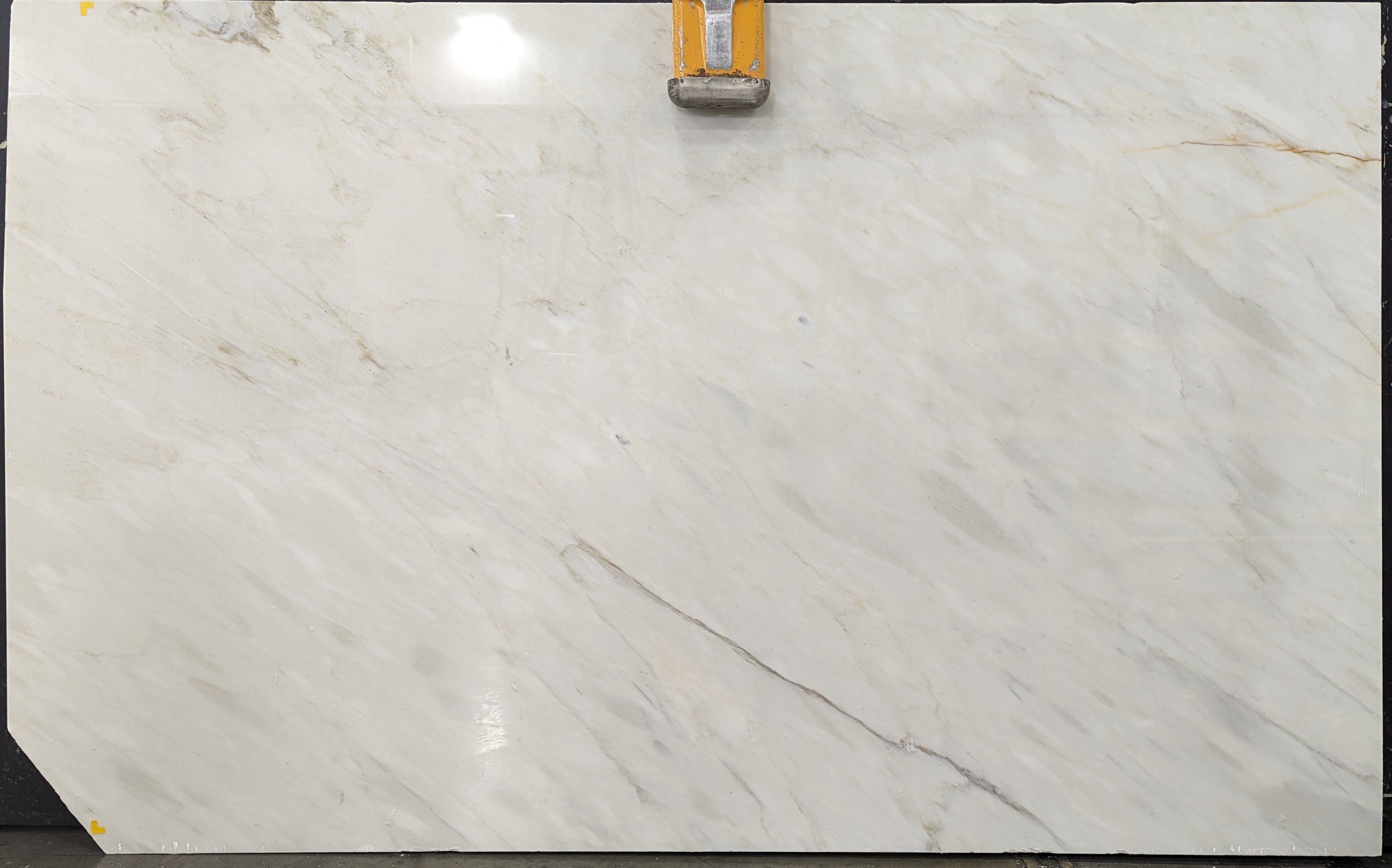  Calacatta%20Cremo%20Marble%20Slab%203/4%22%20%20Polished%20Stone - 11726#33 -  68X107 