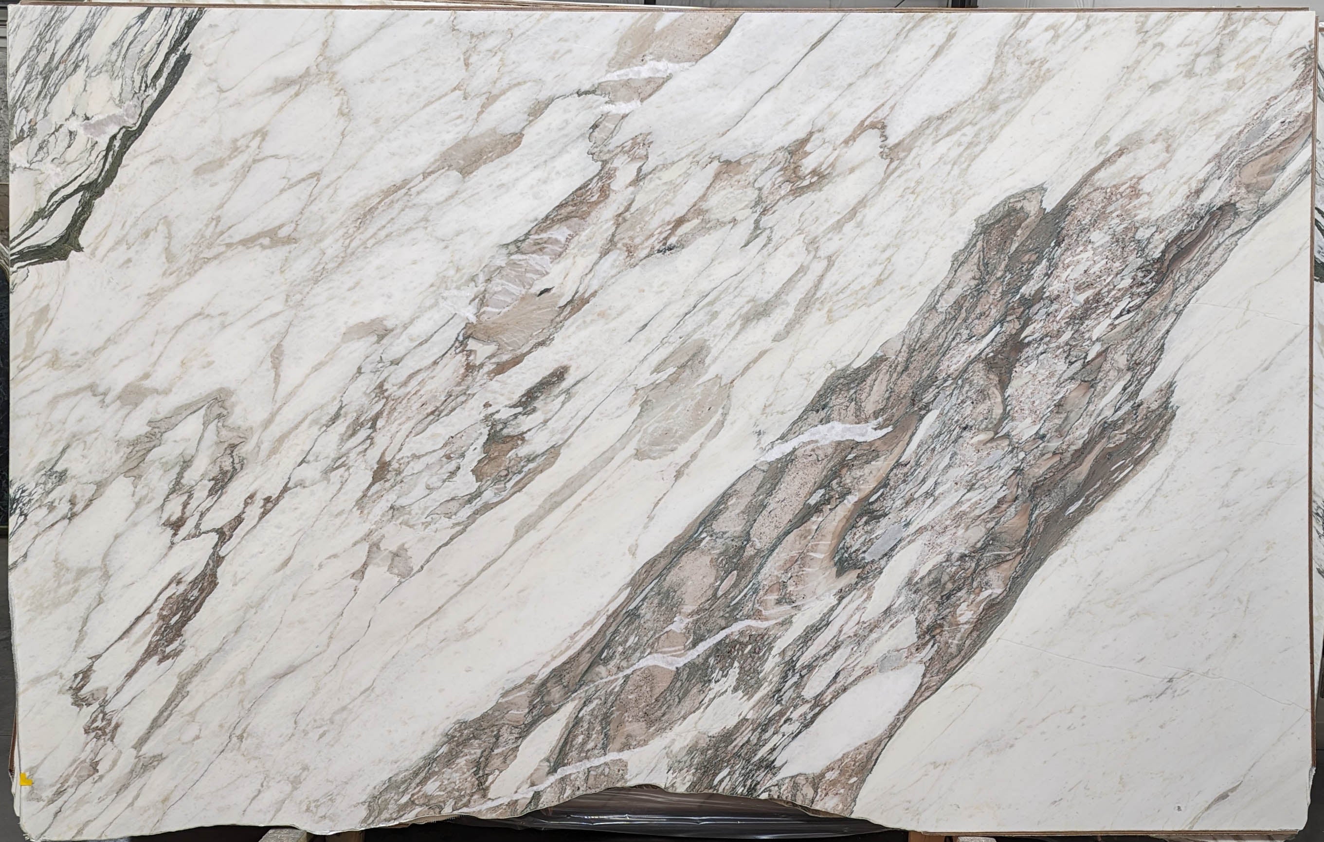  Calacatta%20Imperiale%20Marble%20Slab%203/4%22%20%20Honed%20Stone - 4028#05 -  70x117 