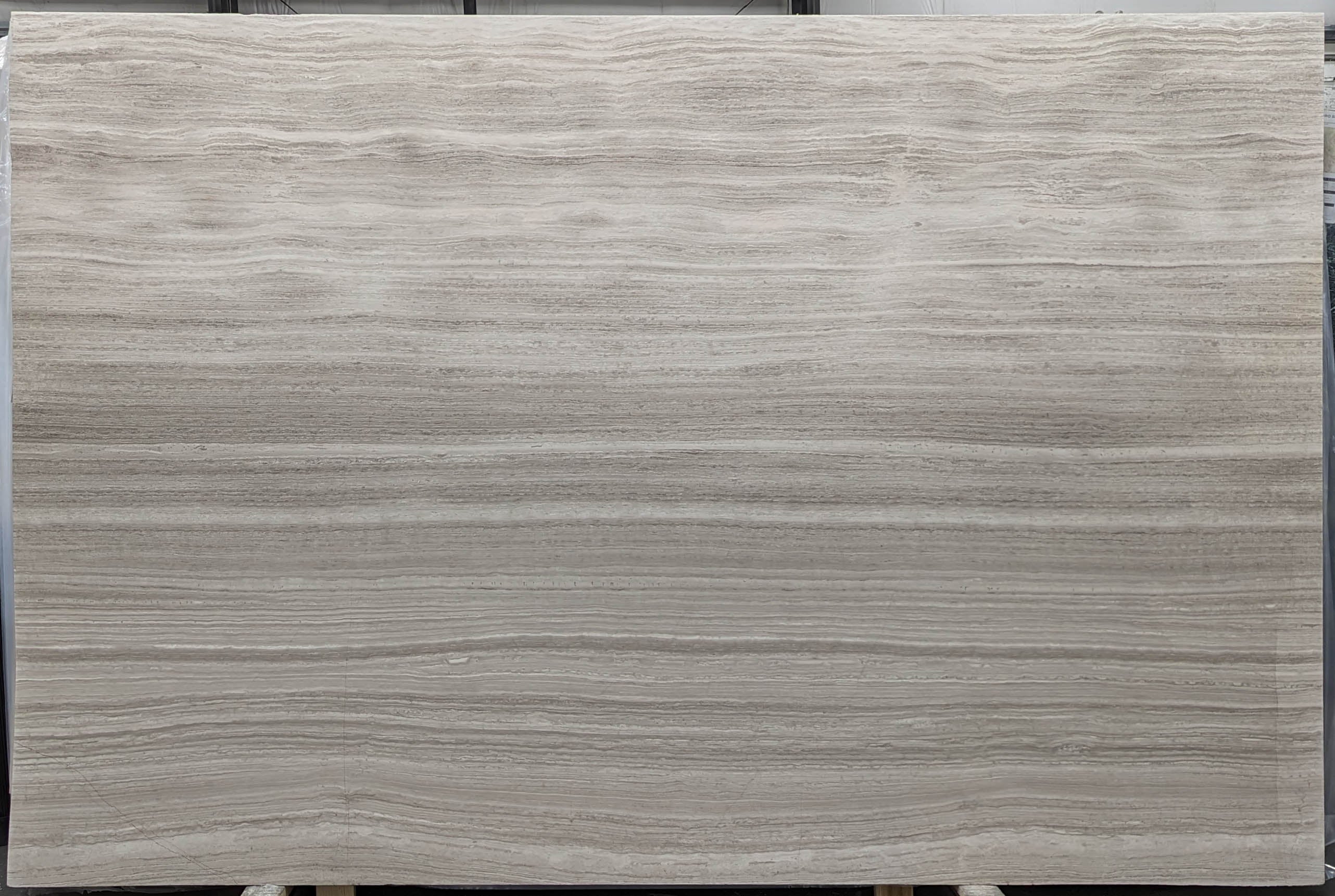  Cloud%20Limestone%20Slab%203/4%22%20%20Deep%20Brushed%20Stone - L5124#04 -  77x116 