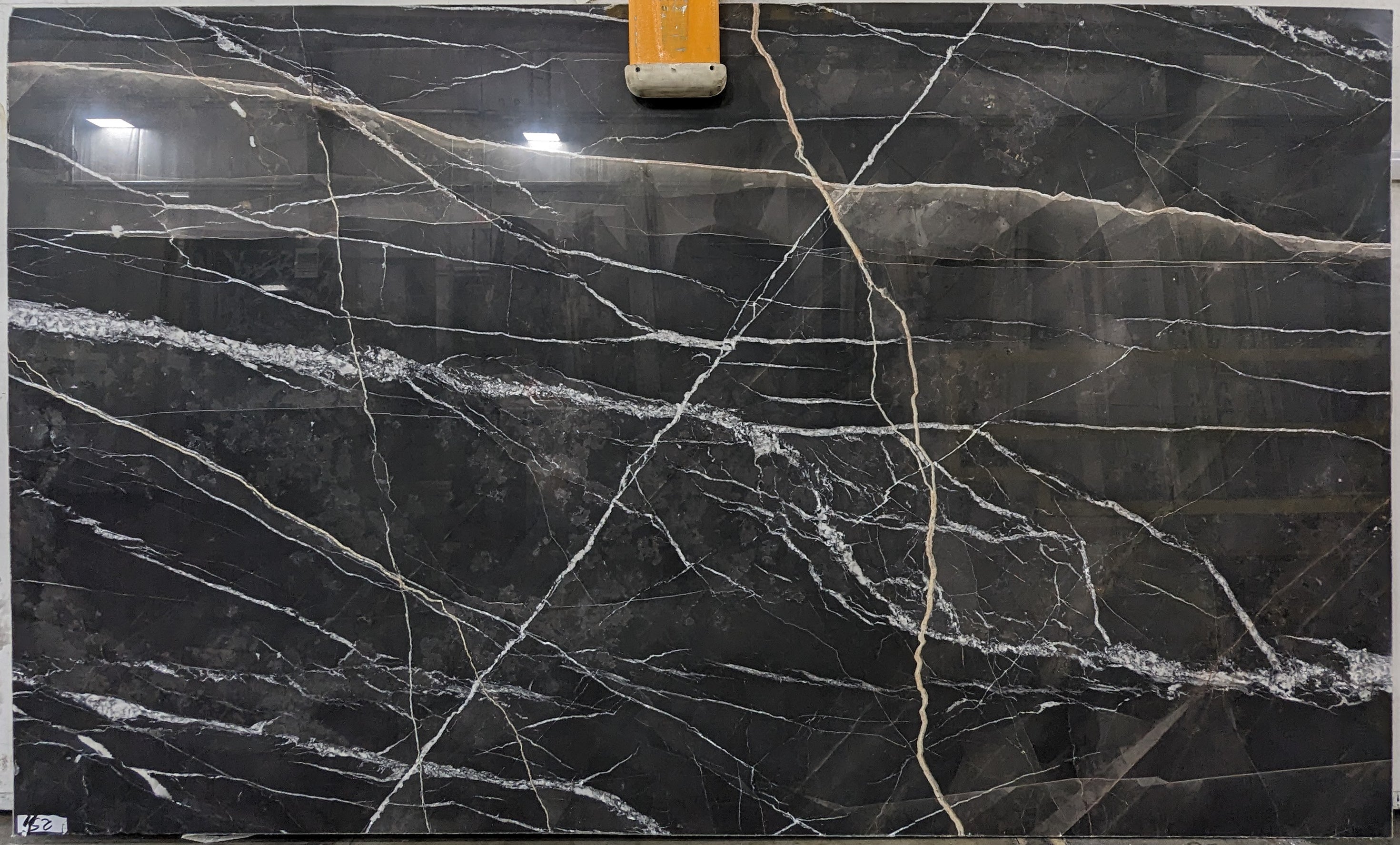  Calacatta%20Mezzanote%20Marble%20Slab%203/4%22%20%20Polished%20Stone - B051647#25 -  55x117 