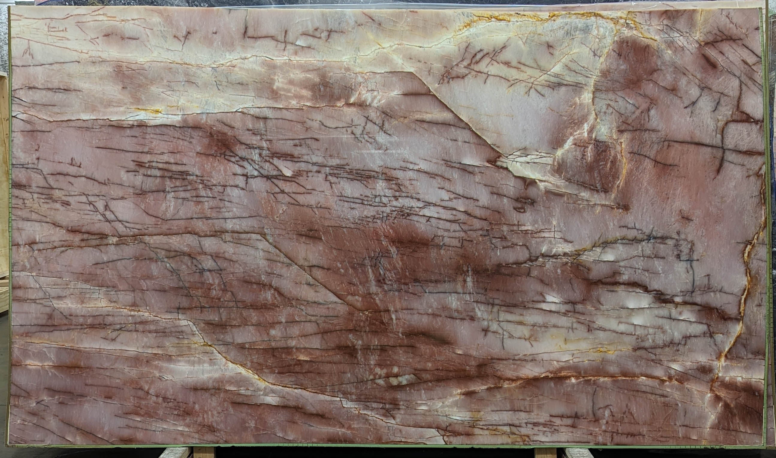  Cosmopolitan%20Quartzite%20Slab%203/4%22%20%20Polished%20Stone - VR6409#41 -  70x120 