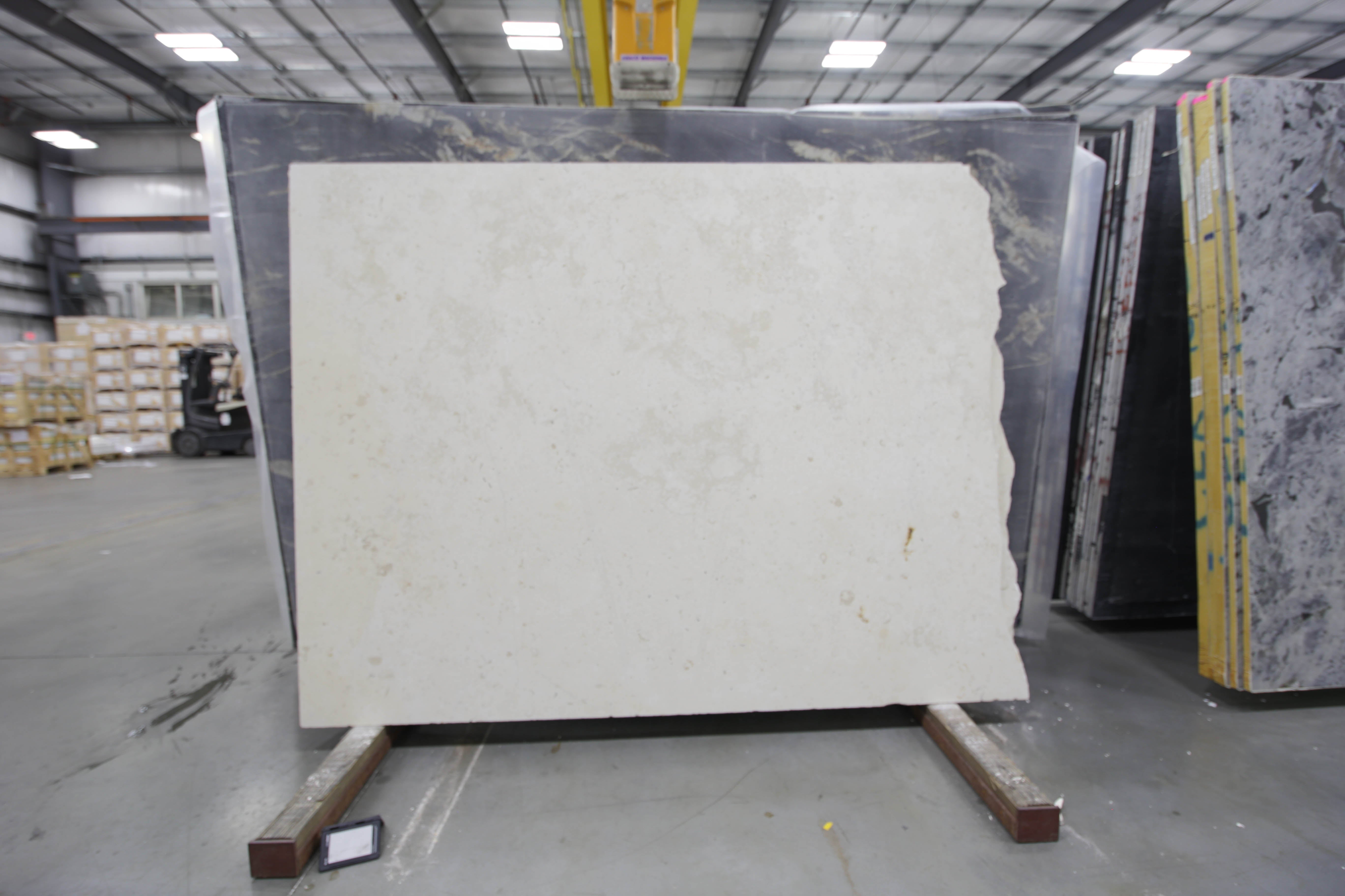  Crema%20Luna%20Limestone%20Slab%203/4%22%20%20Honed%20Stone - 45093#14 -  66x82 