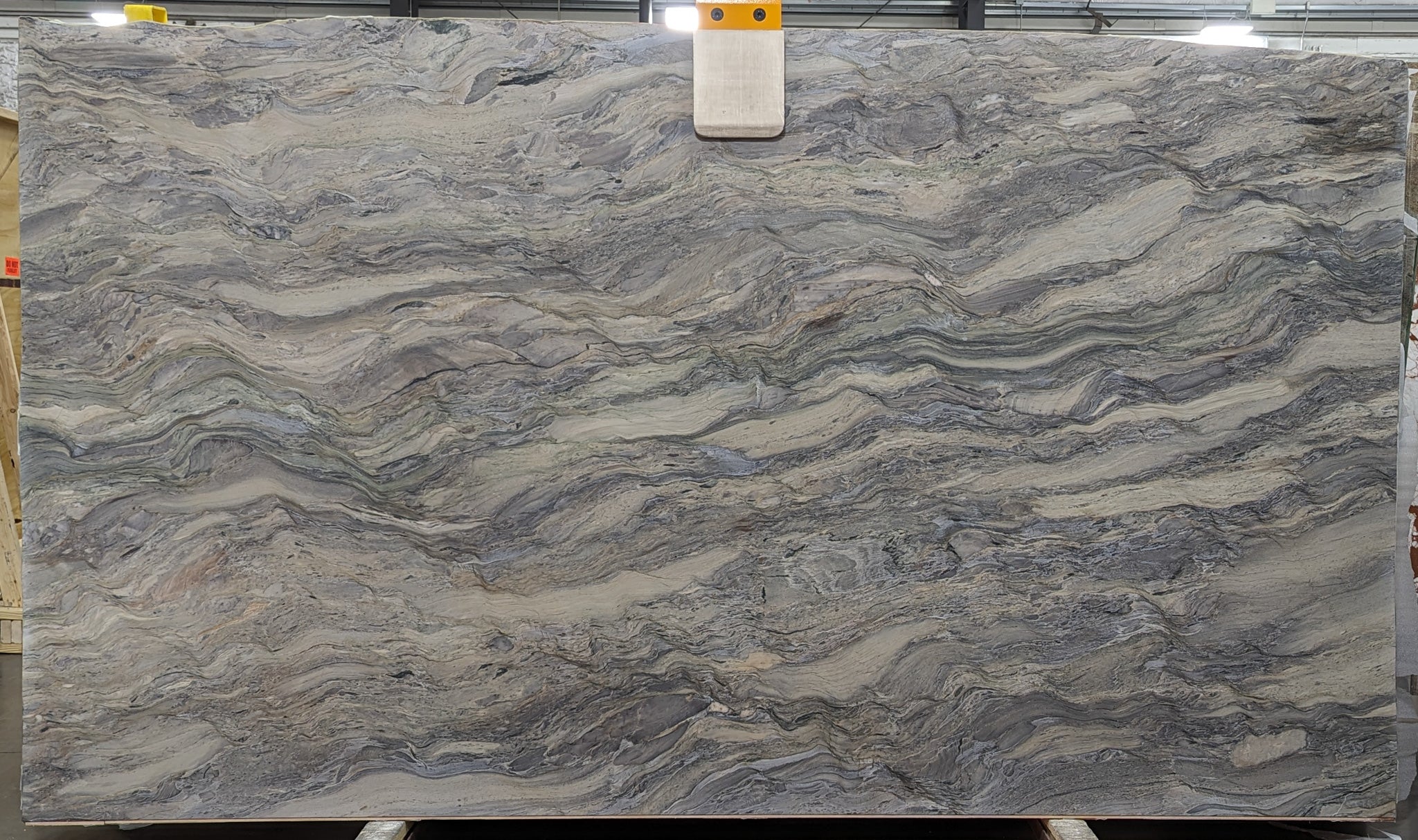  Extra Fusion Wow Dark Extra Quartzite Slab 3/4 - BG16056#26 -  71x126 