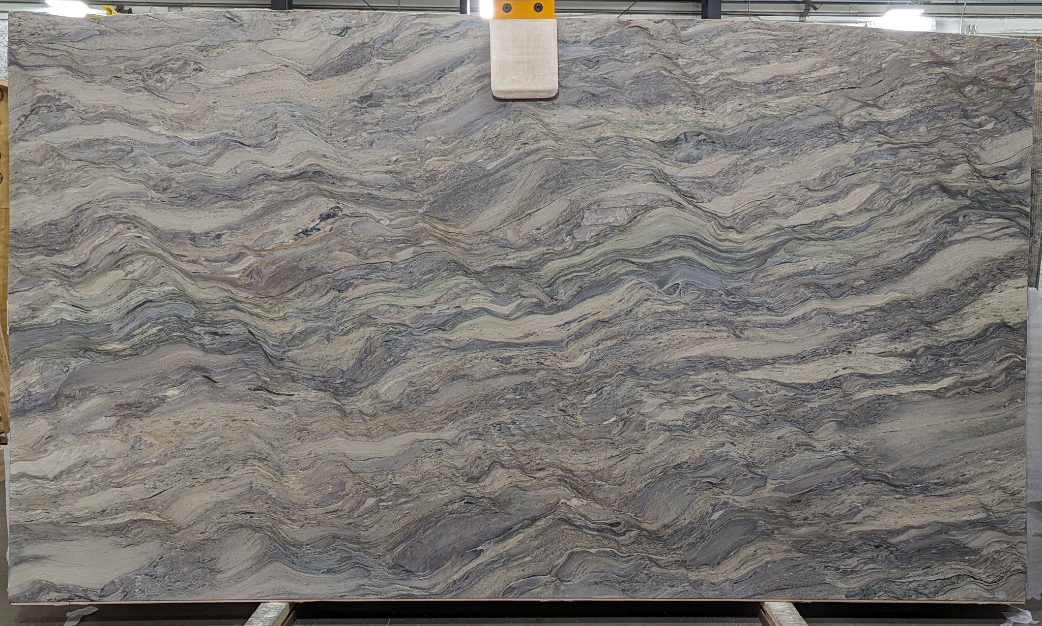  Extra Fusion Wow Dark Extra Quartzite Slab 3/4 - BG16056#30 -  71x126 