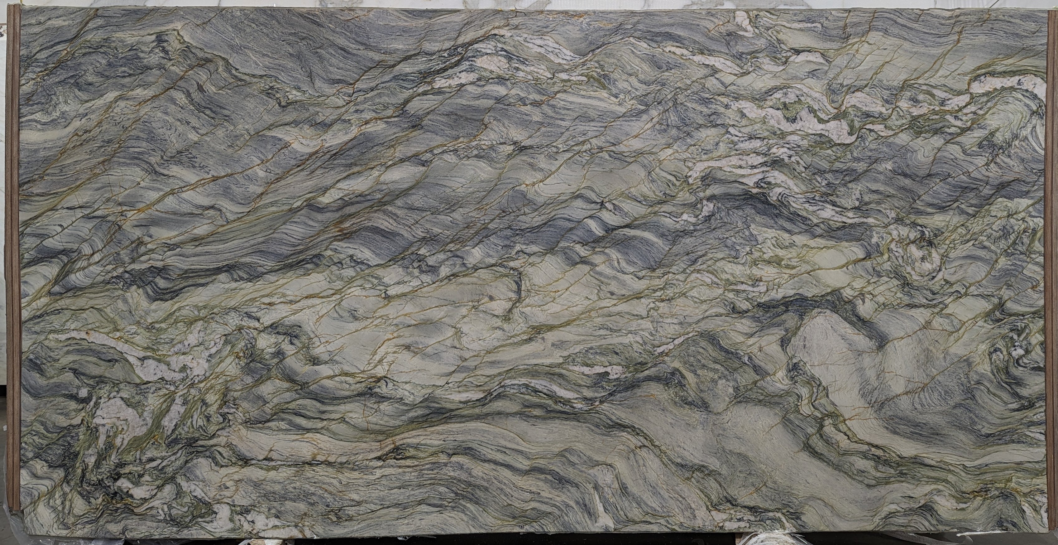  Extra Fusion Wow Dark Extra Quartzite Slab 3/4 - DH531#10 -  63X127 