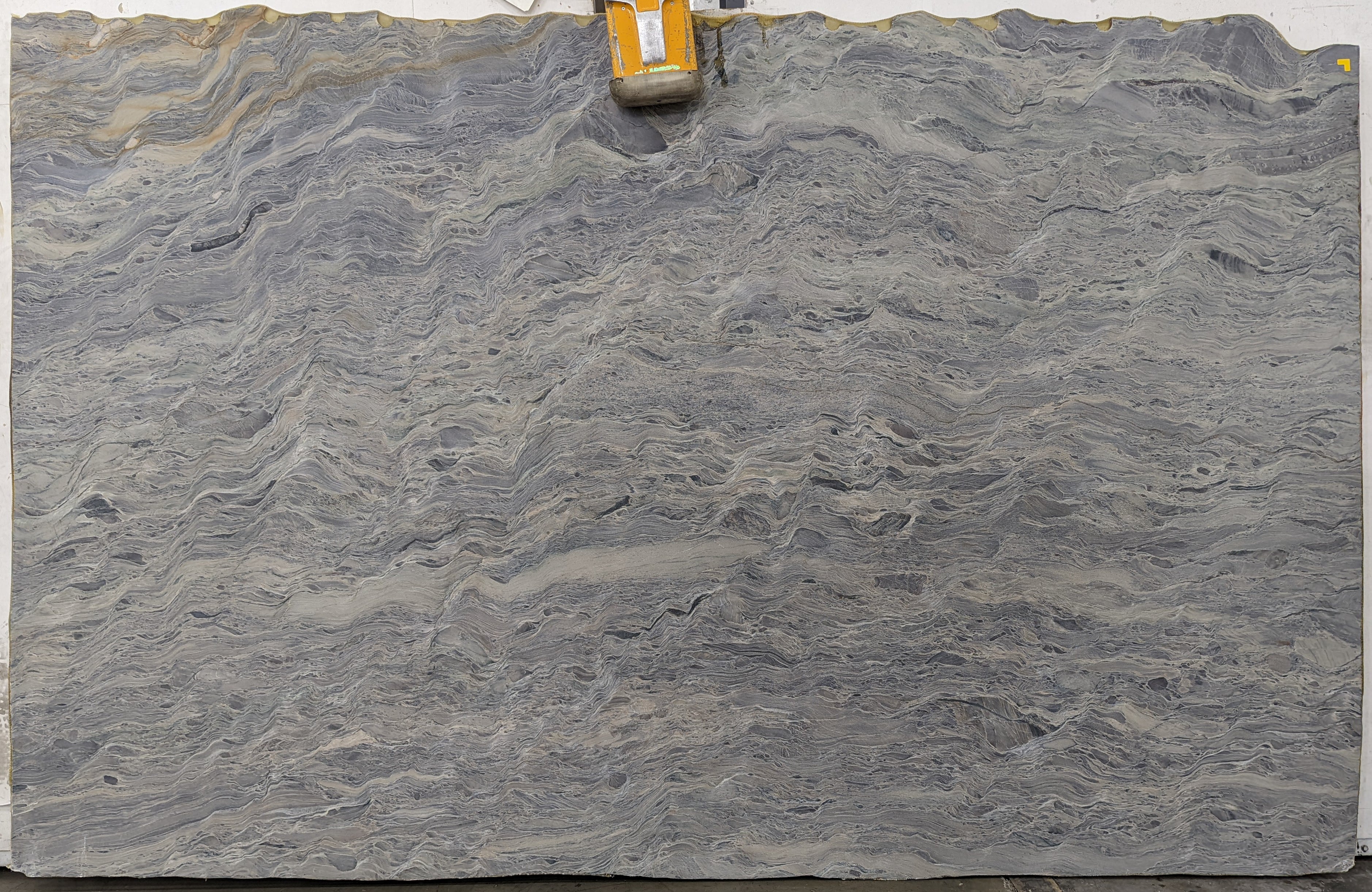  Fusion Wow Dark Quartzite Slab 1-1/4 - 167859#10 -  73x121 