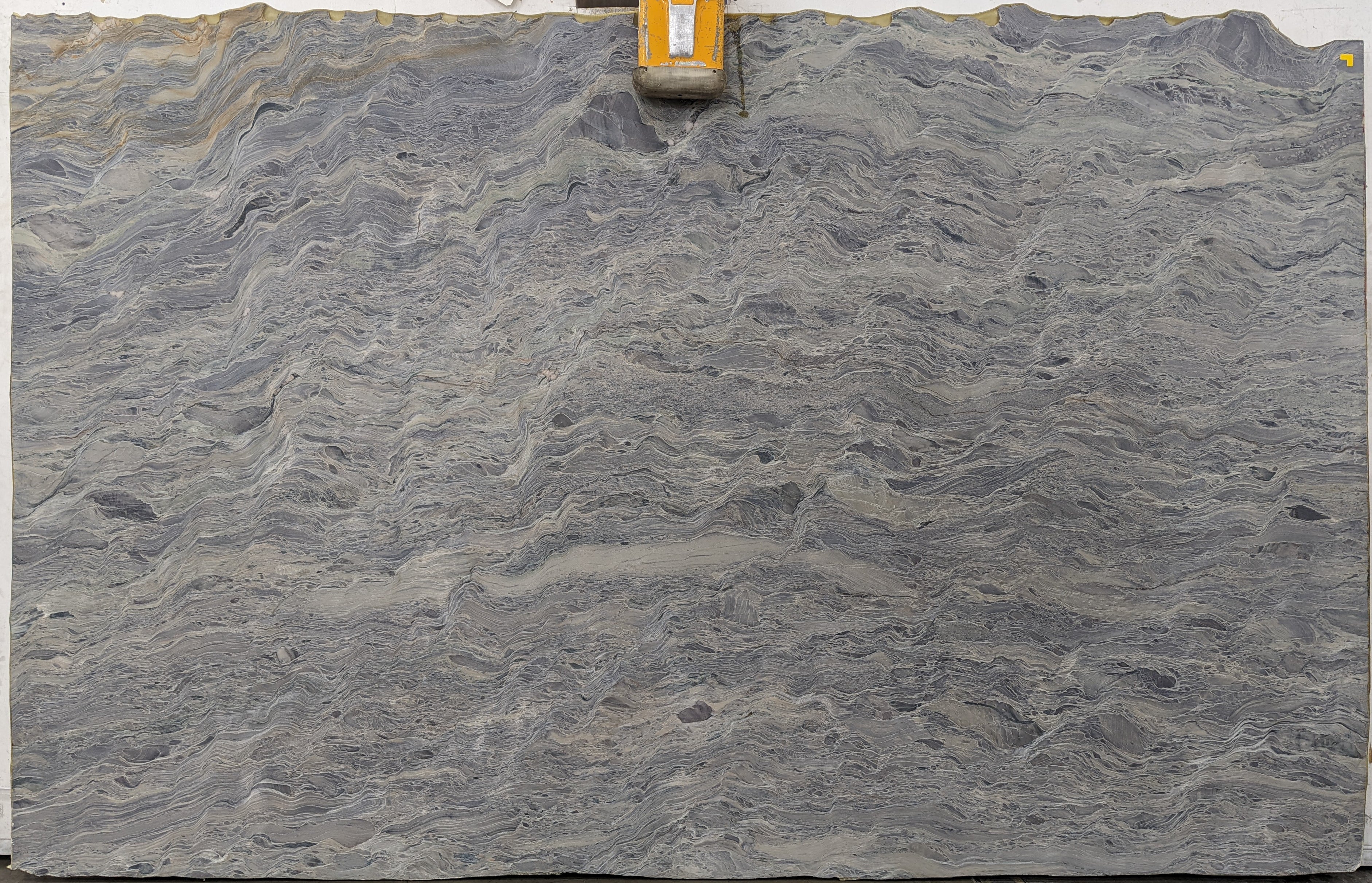  Fusion Wow Dark Quartzite Slab 1-1/4 - 167859#11 -  73x121 