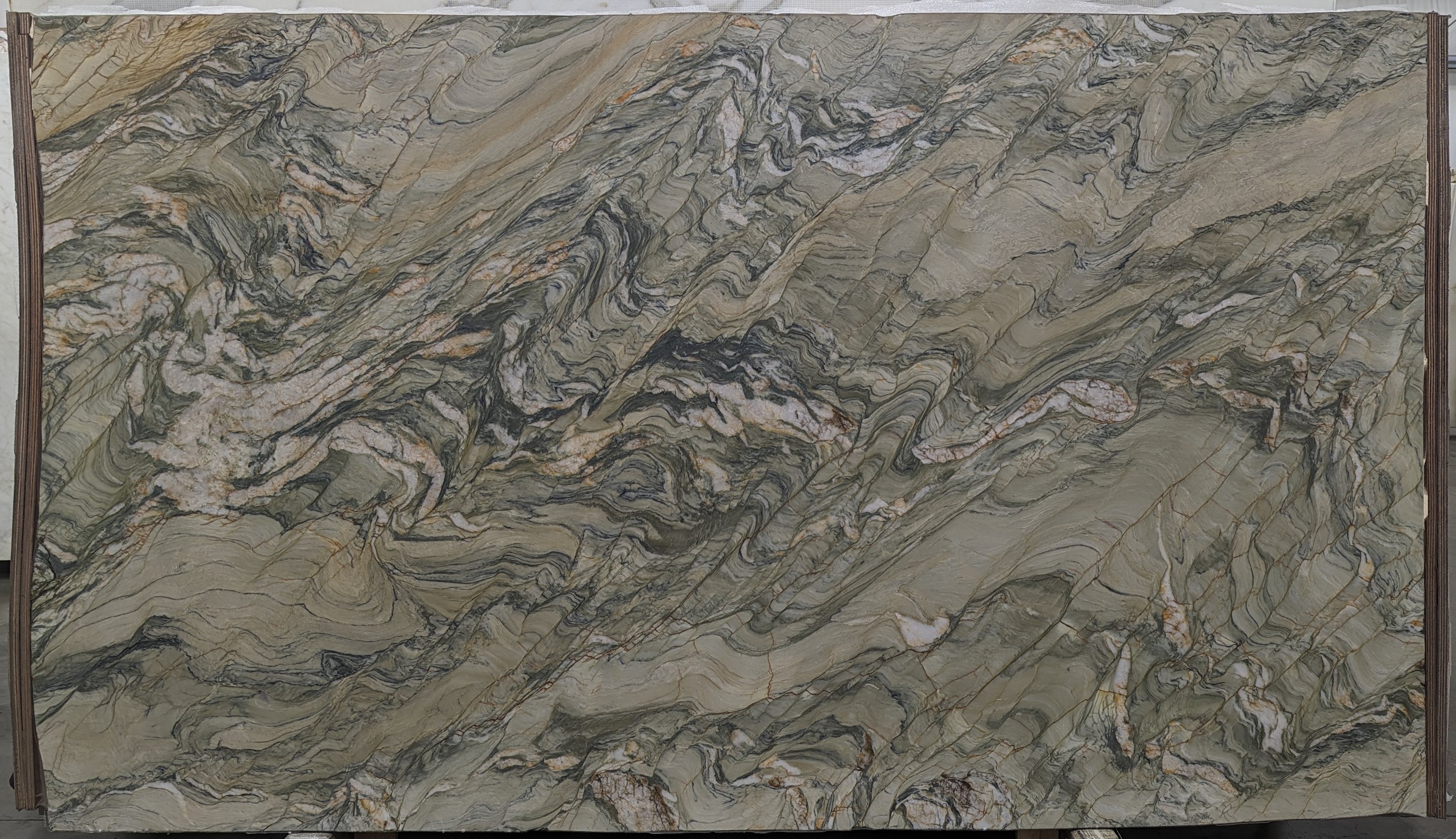  Fusion Wow Light Quartzite Slab 3/4 - DH513#18 -  63X109 