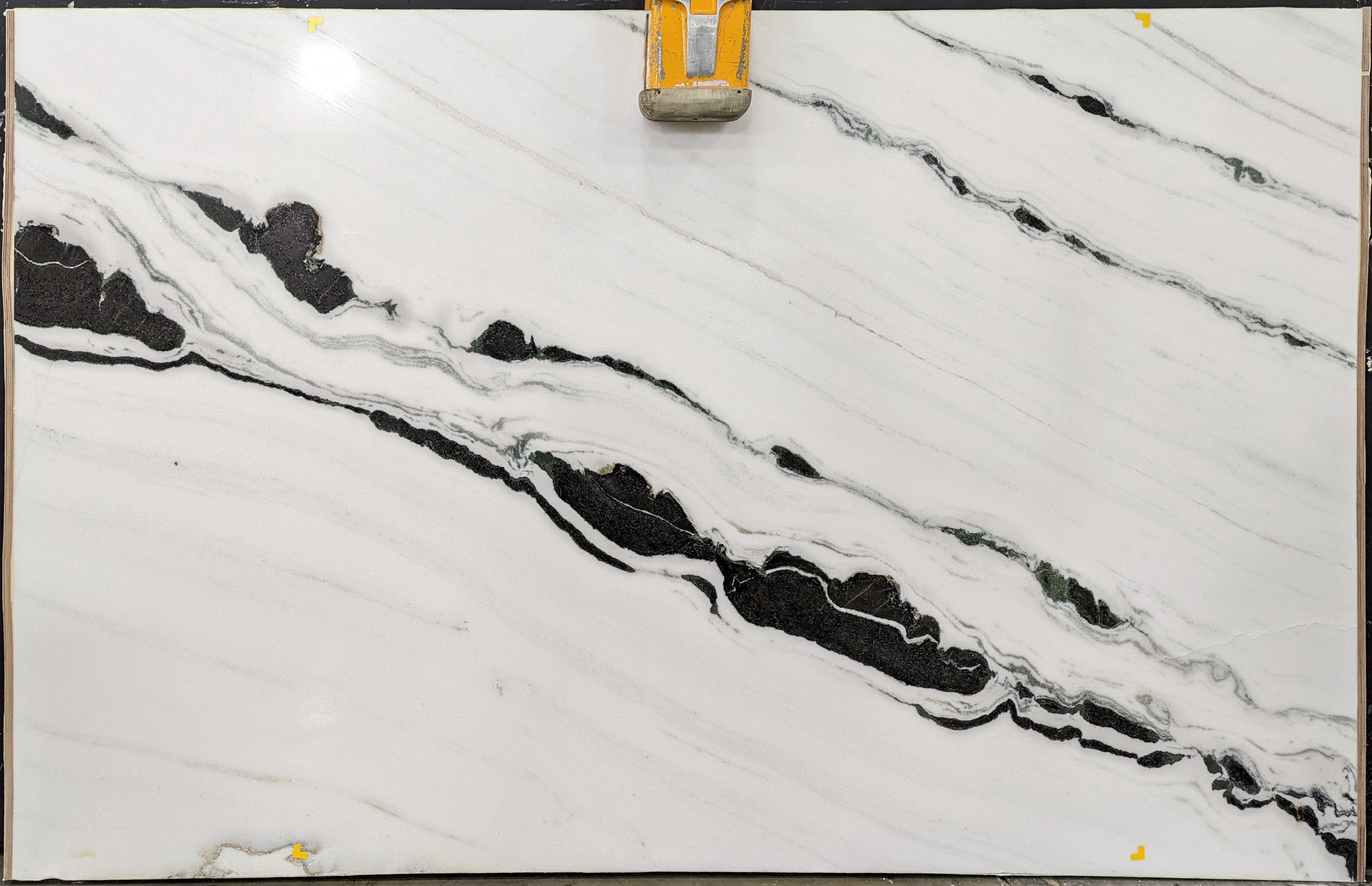  Panda%20White%20Marble%20Slab%203/4%22%20%20Polished%20Stone - P12722#35 -  67x64 