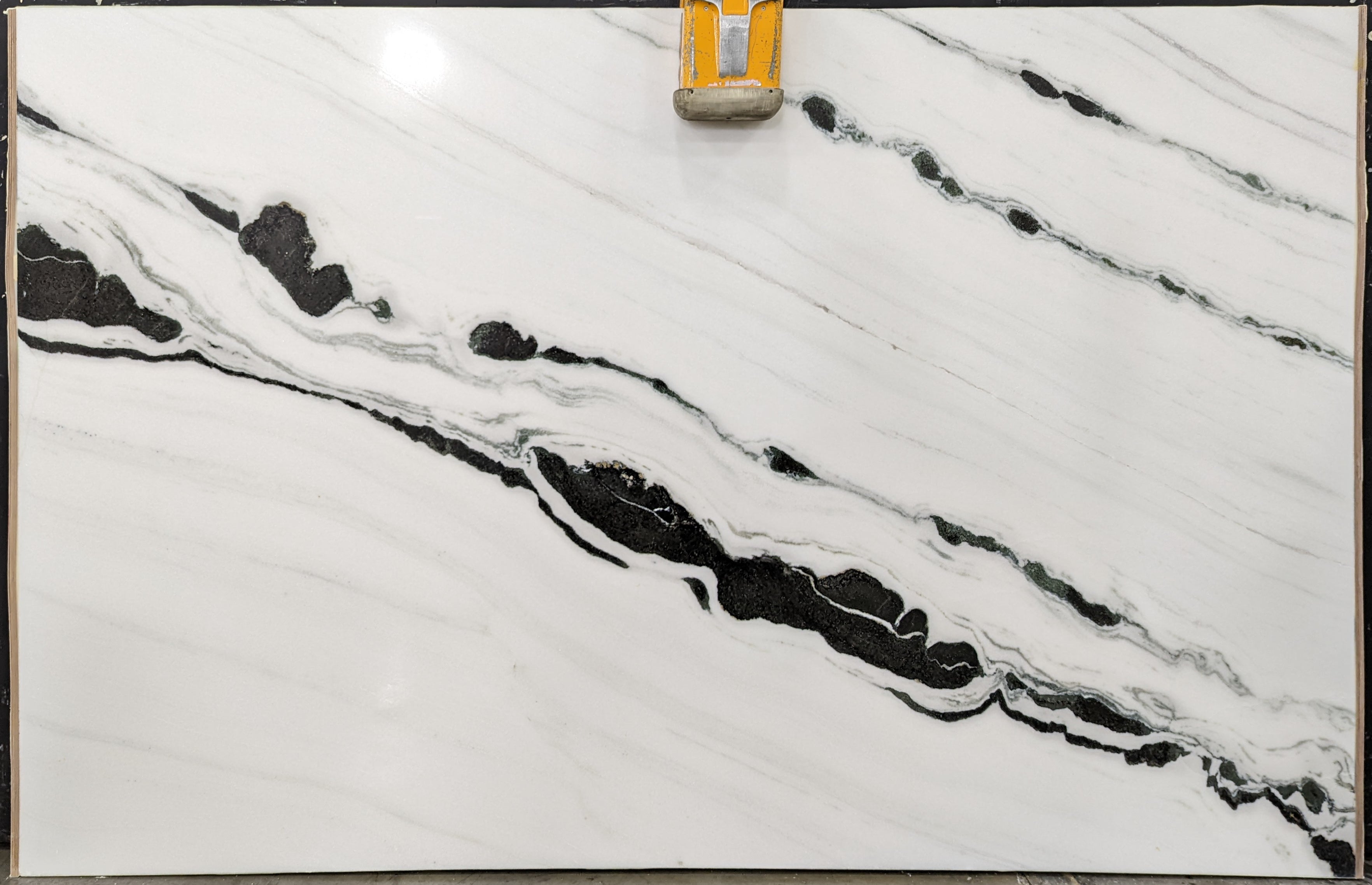  Panda%20White%20Marble%20Slab%203/4%22%20%20Polished%20Stone - P12722#37 -  66x104 