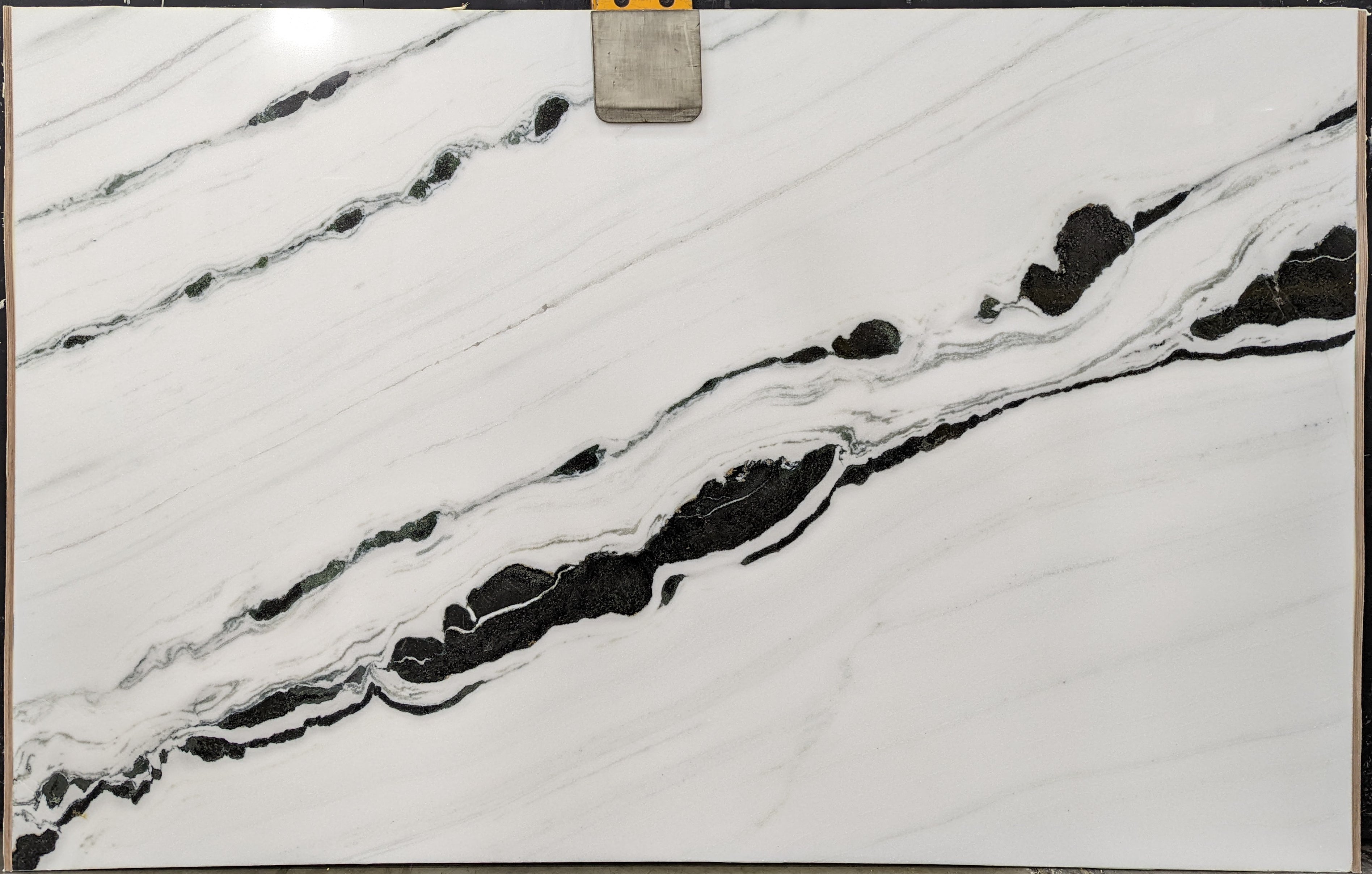  Panda%20White%20Marble%20Slab%203/4%22%20%20Polished%20Stone - P12722#38 -  66x104 