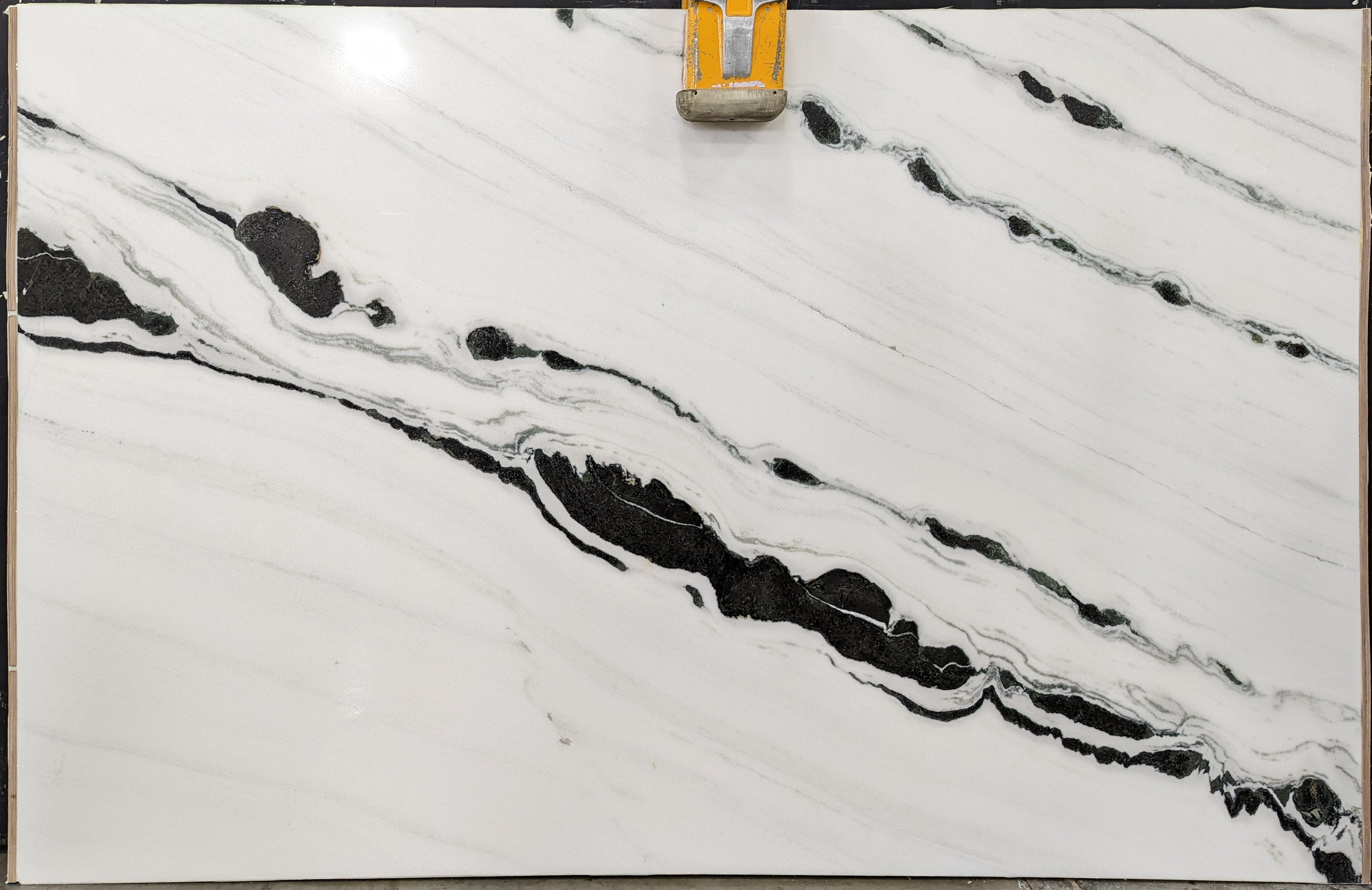  Panda%20White%20Marble%20Slab%203/4%22%20%20Polished%20Stone - P12722#39 -  66x104 