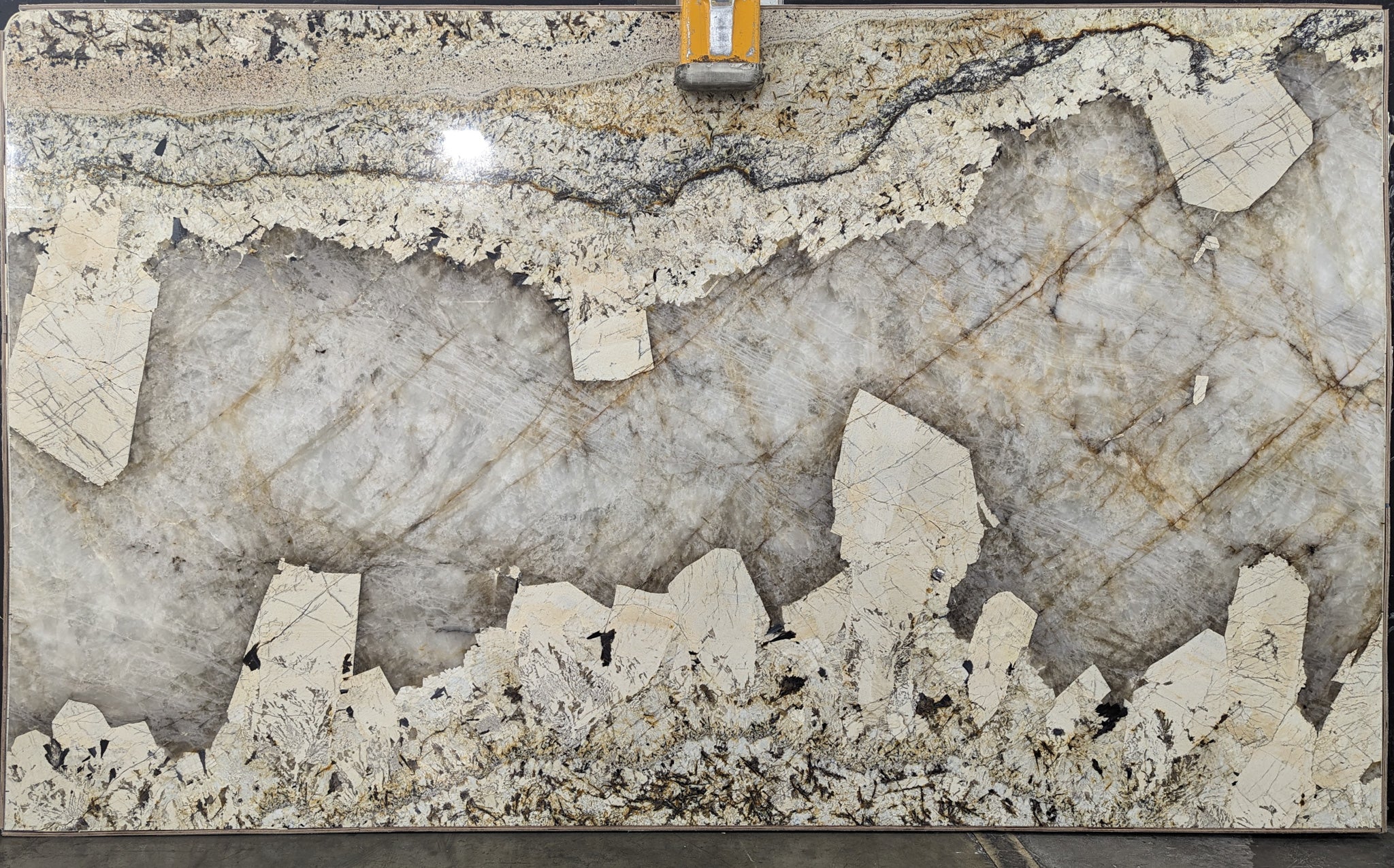  Patagonia Extra Granite Slab 3/4 - 34581#08 -  79x132 