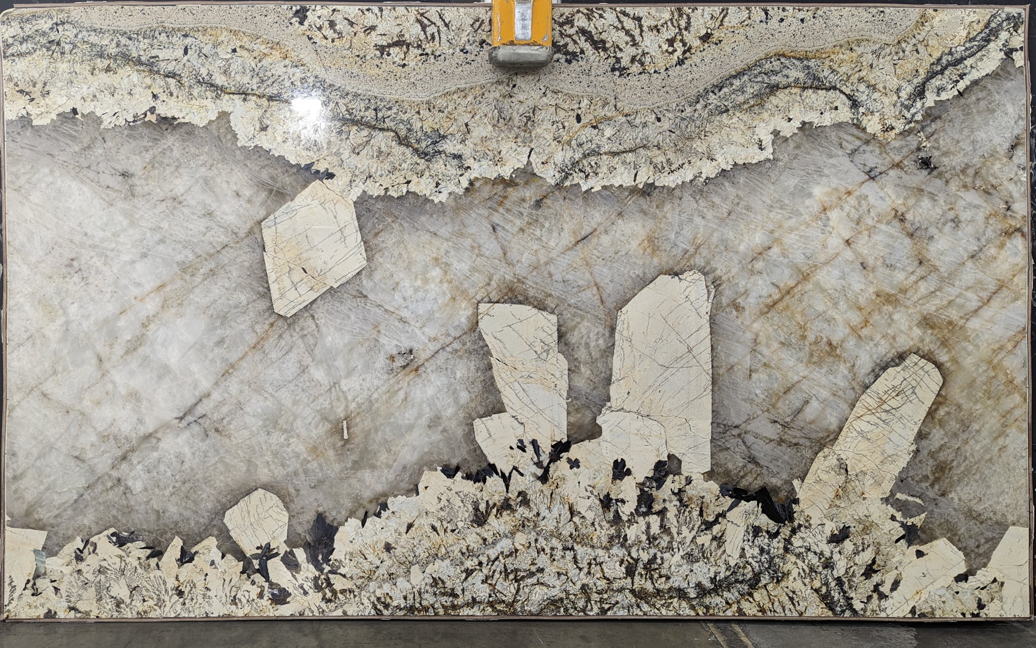  Patagonia Extra Granite Slab 3/4 - 34581#30 -  79x132 