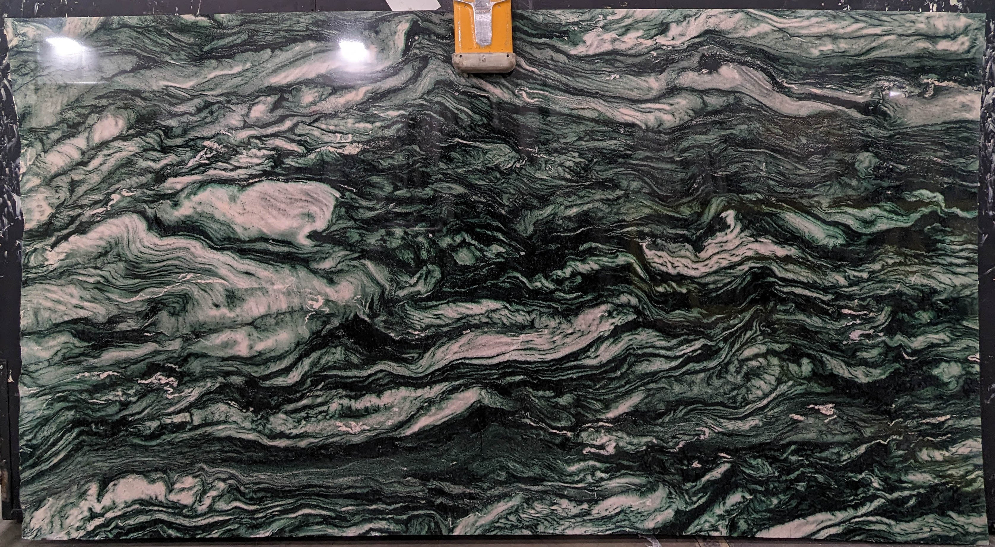  Verde Aurora Quartzite Slab 3/4  Stone - B053497#38 -  67X128 