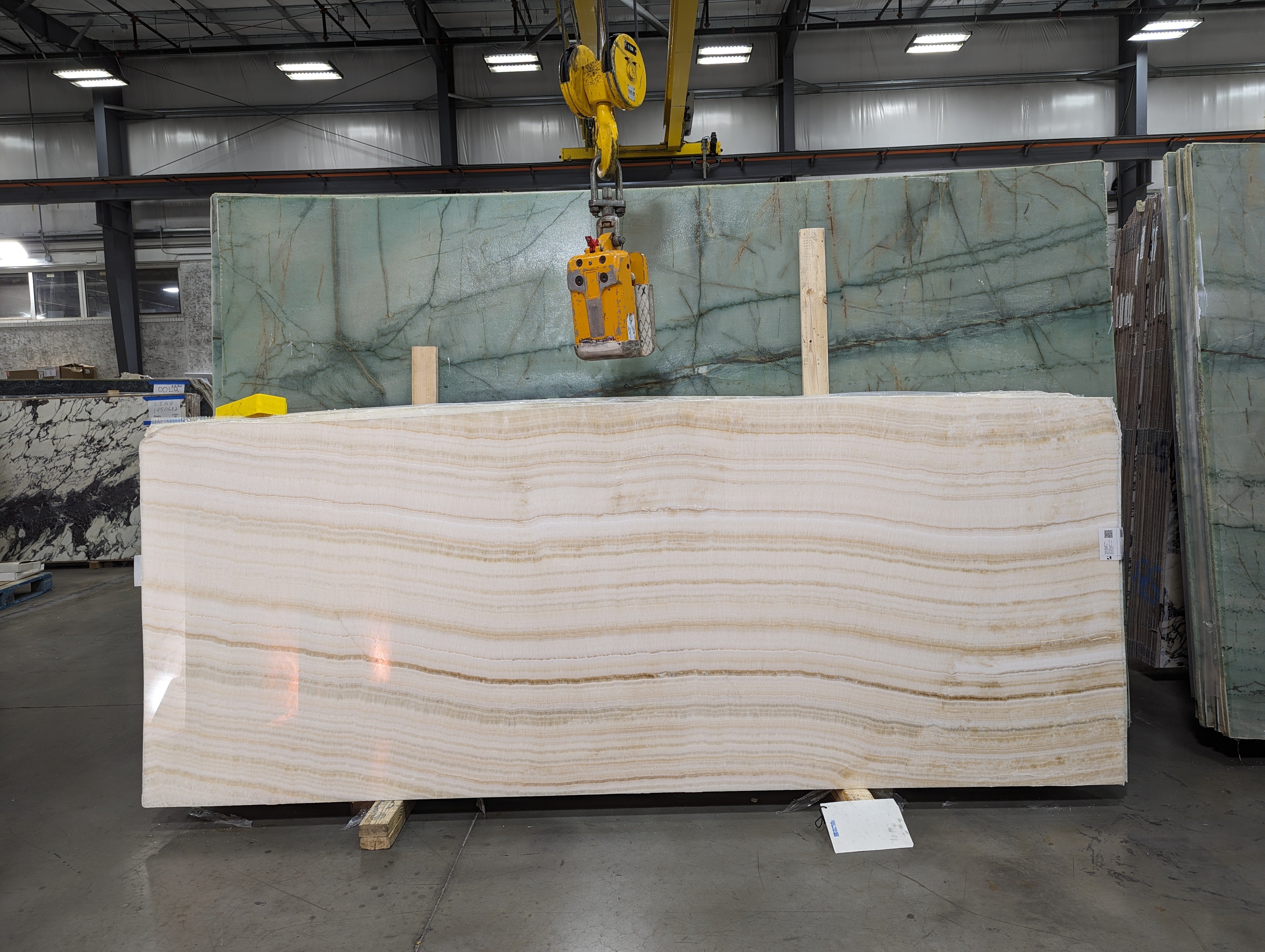  Vanilla Onyx Slab 3/4 - KM23004#16 -  45X116 VS 