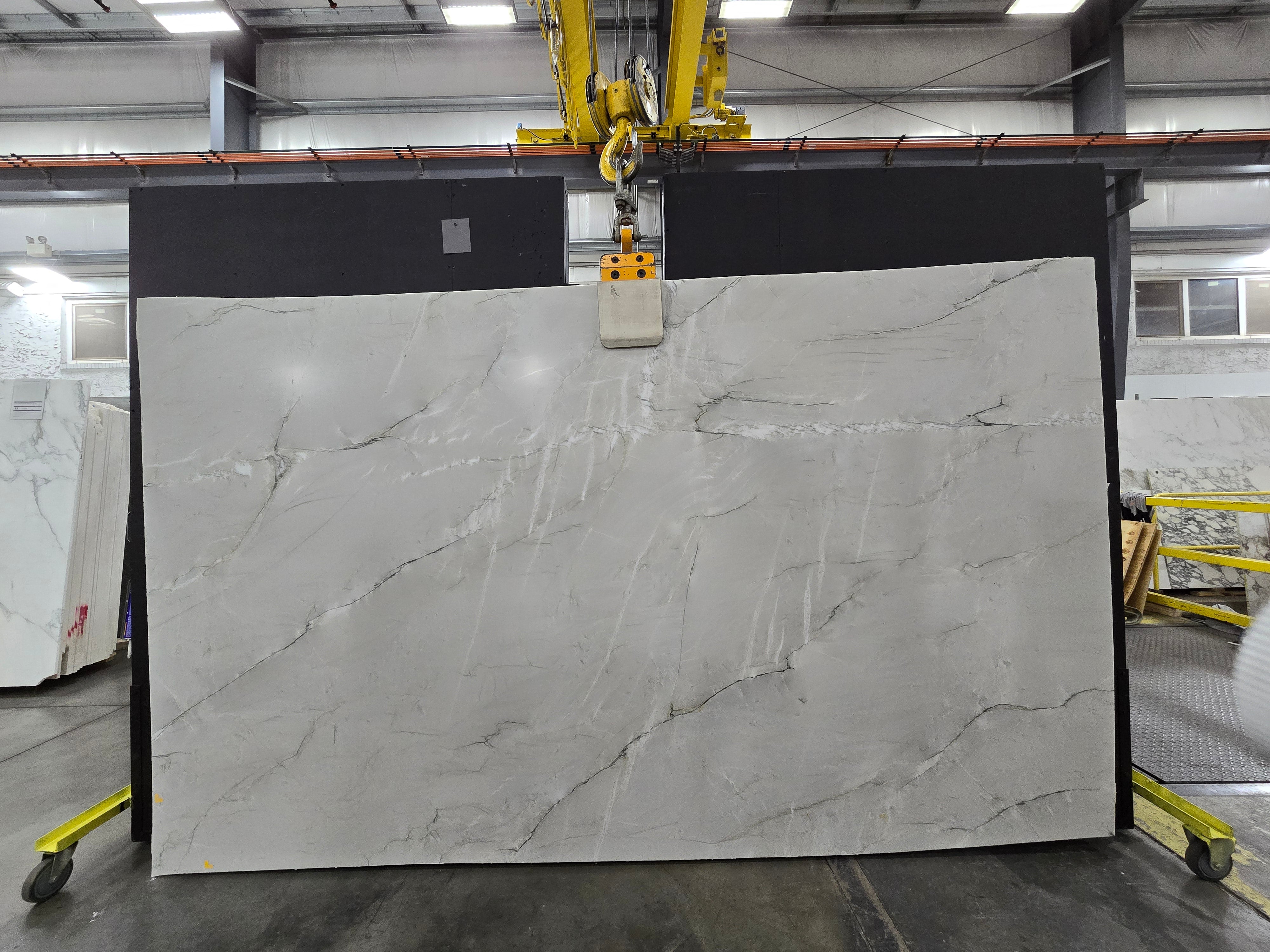  White Quartzite Slab 3/4 - B003892#35 -  VS 75x128 