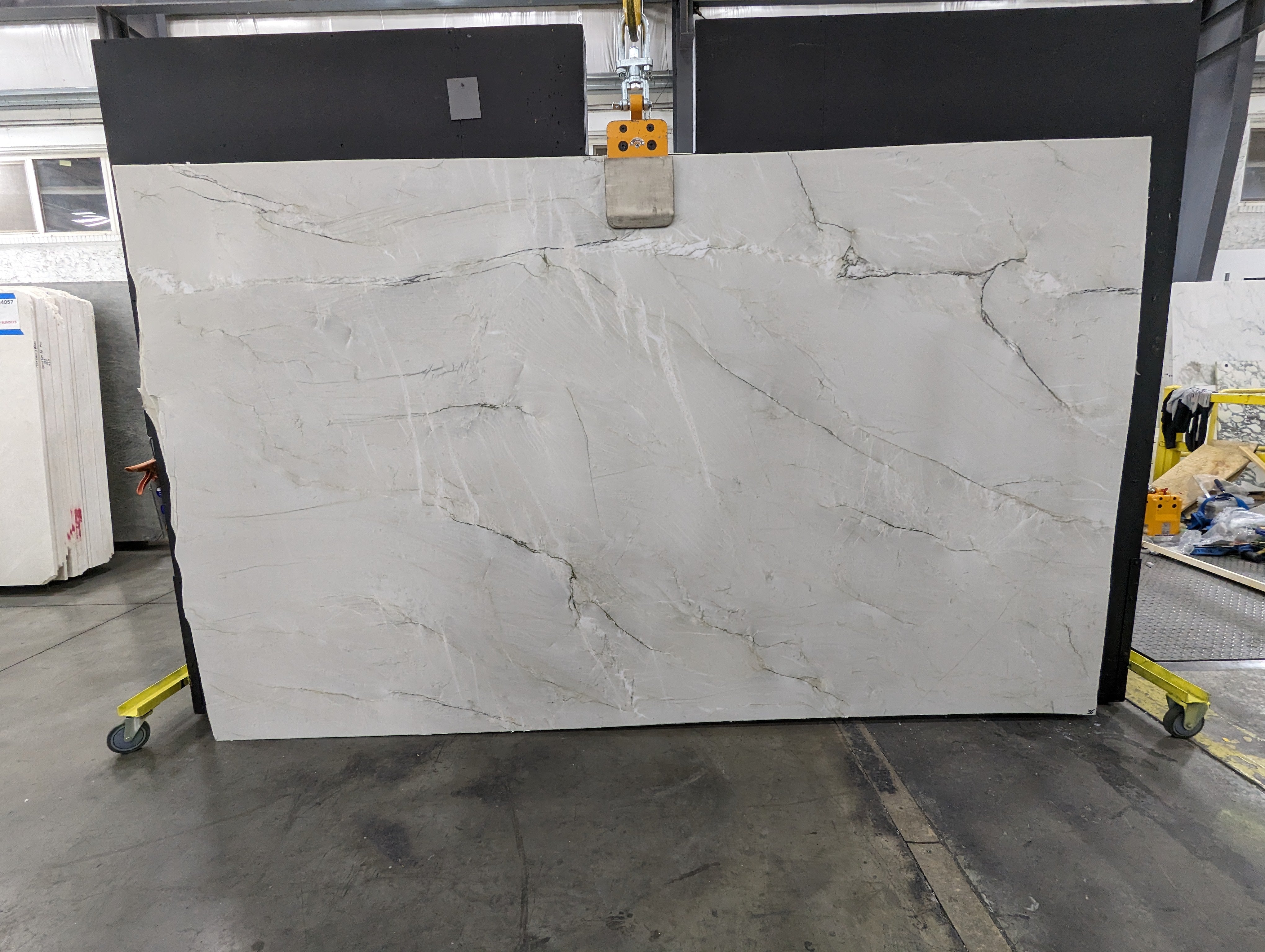  White Quartzite Slab 3/4 - B003892#56 -  VS 76x128 