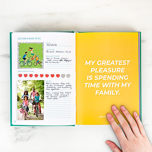 100 Things to Do with Family - Bucket List Scratch Book