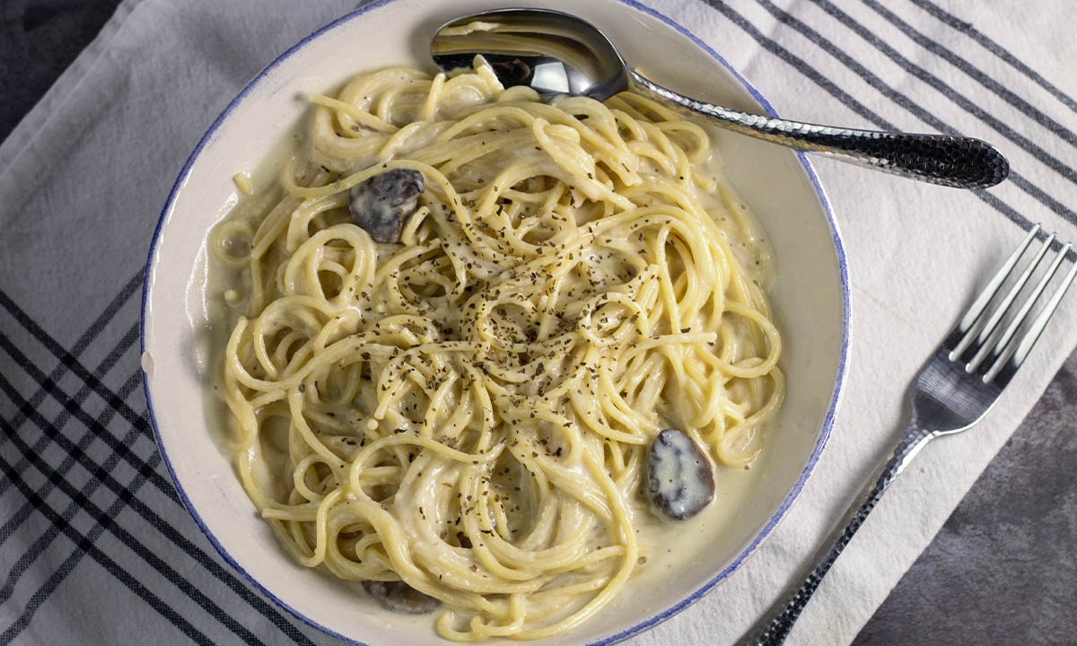 Vegan Creamy Alfredo Sauce (Nut-free)