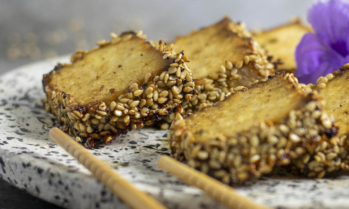 vegan Sesame crusted tofu with teriyaki glaze bite