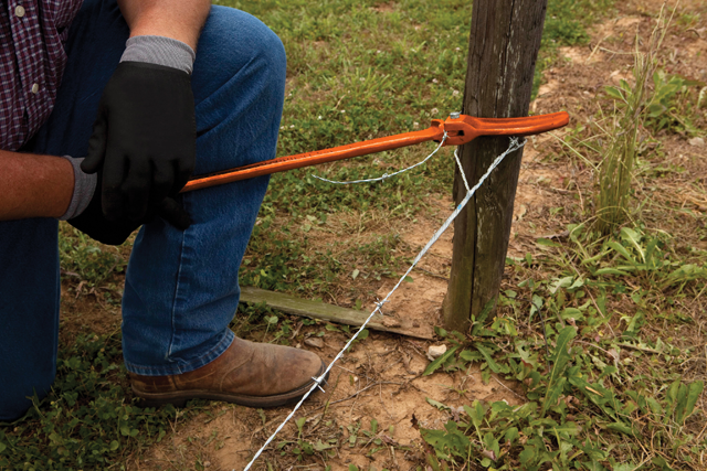 barb wire fence puller