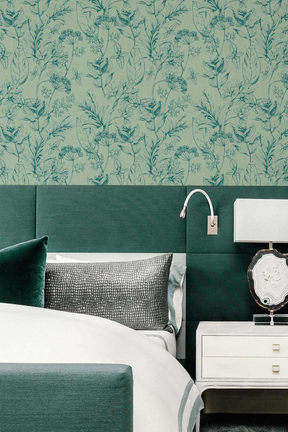 Green Vintage Botanical Bedroom Wallpaper Accent Wall