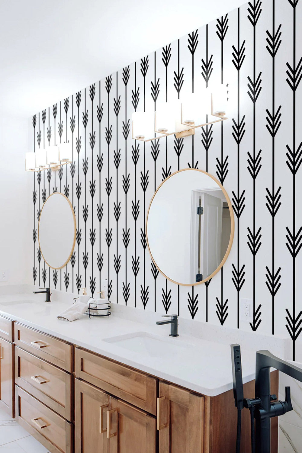 Modern Black Arrow Wallpaper Bathroom Interior