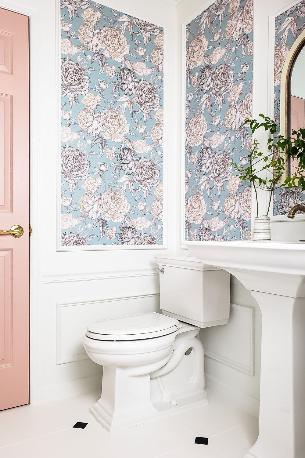 Vintage Blue Peonies Wallpaper Bathroom Interior