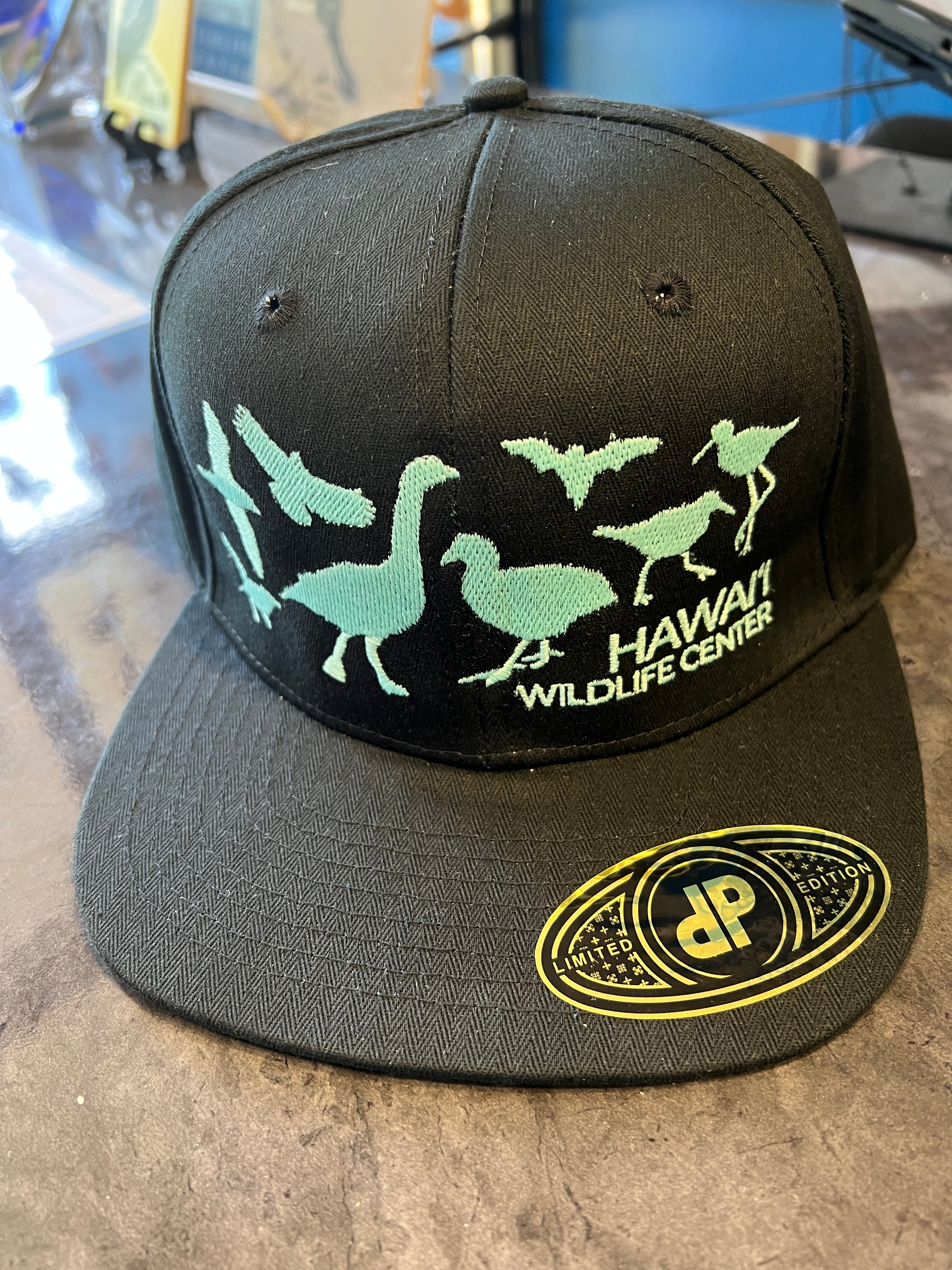HWC the Wildlife Limited snapback Black hat - Hawai\'i in Glow dark Edition Center