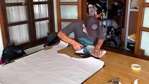 bali manufacturers working to make garments