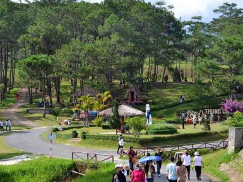 Các Địa Điểm Tham Quan Nổi Tiếng Đạ Huoai