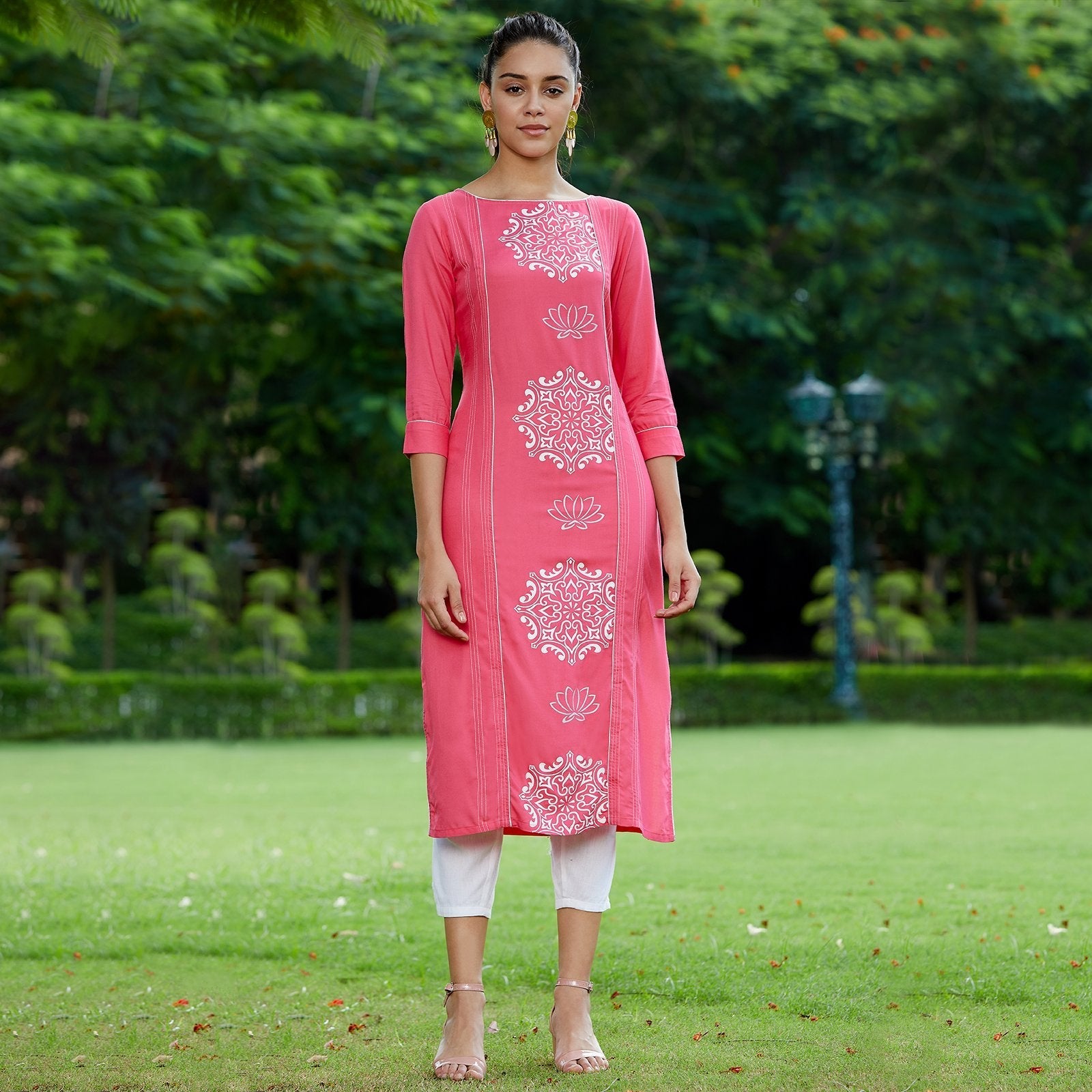 Women's Pink Lotus Inspired Printed Panelled Kurta - Pannkh