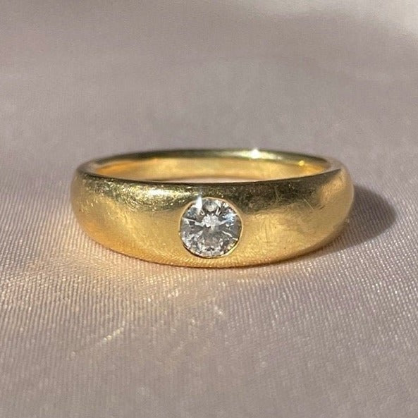 Vintage 18k Diamond Flush Solitaire Ring – 23carat